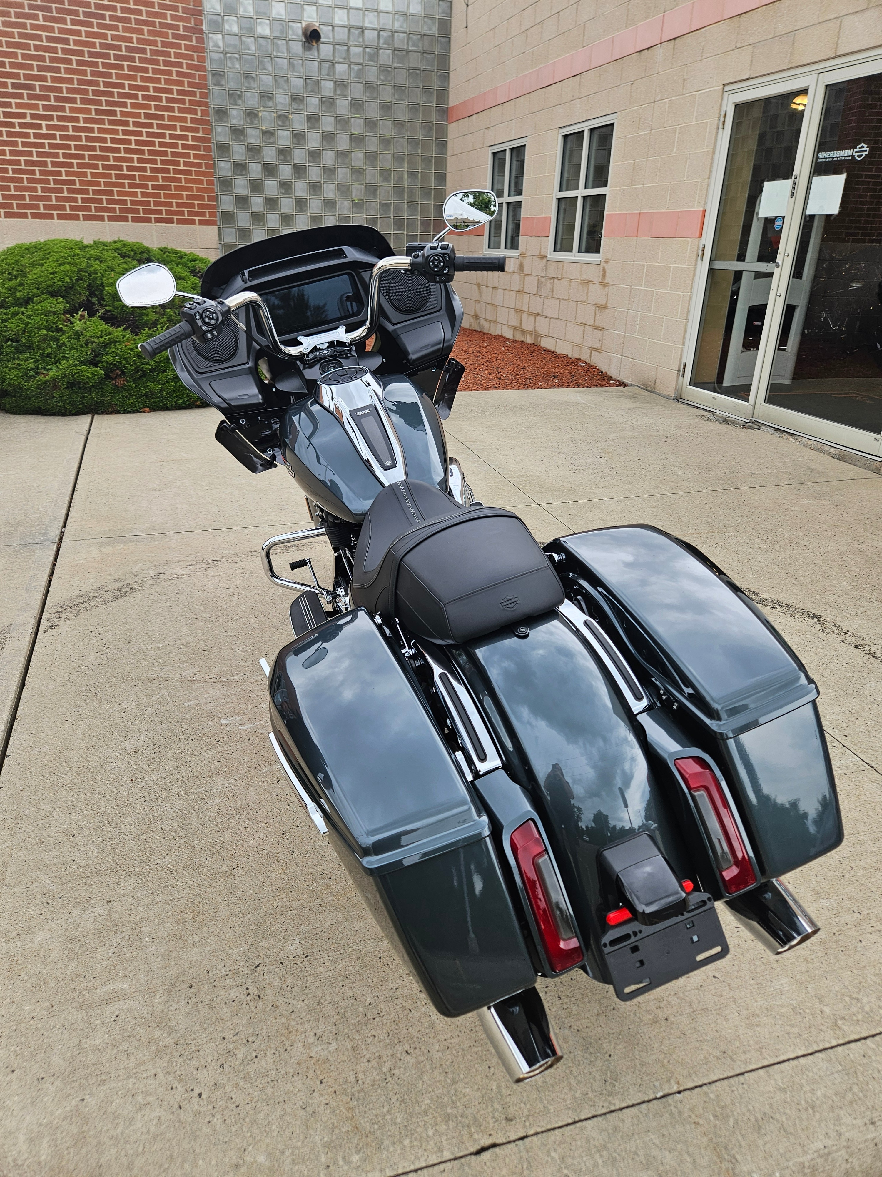 2025 Harley-Davidson Road Glide® 4