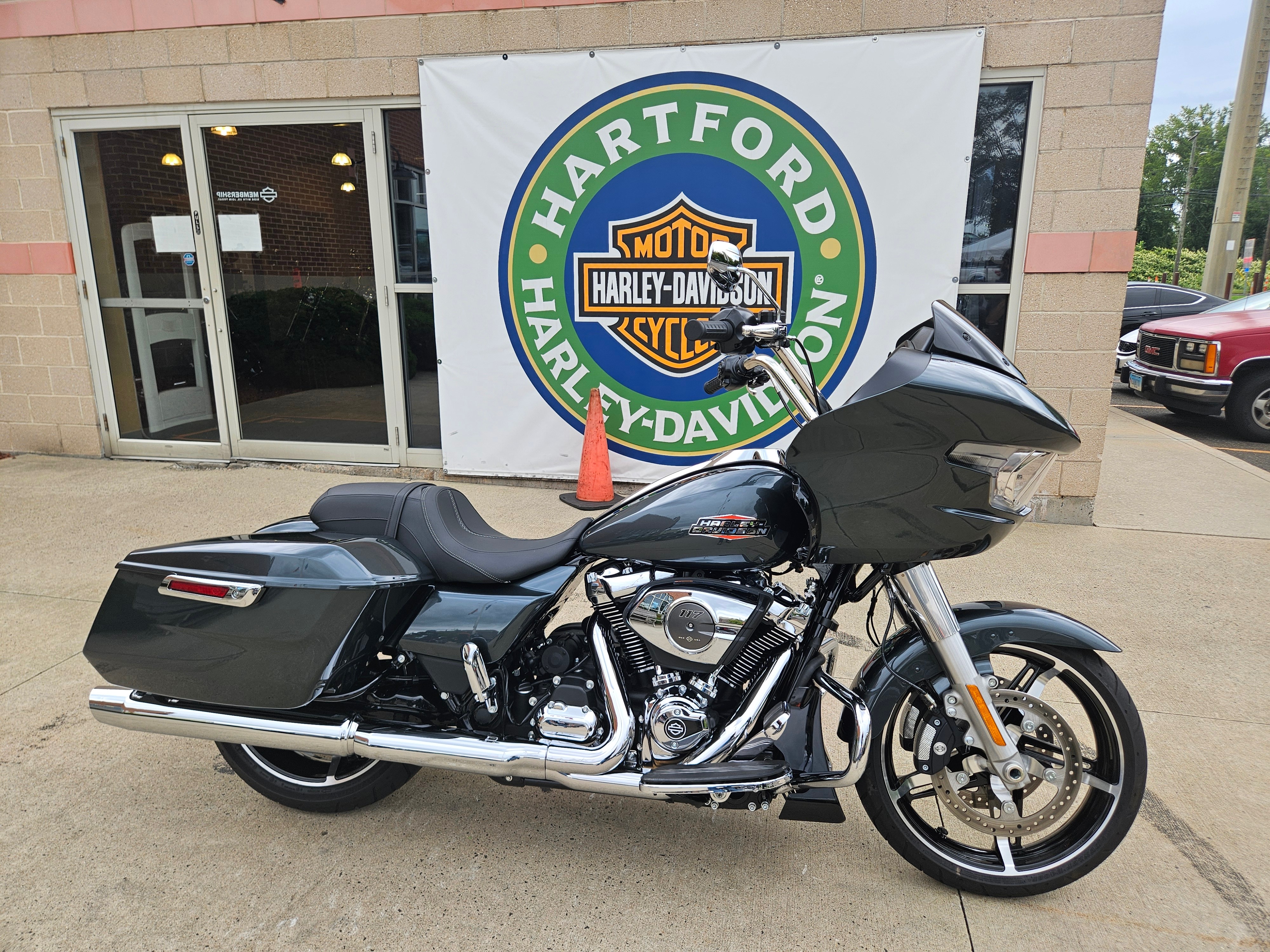 2025 Harley-Davidson Road Glide® 9