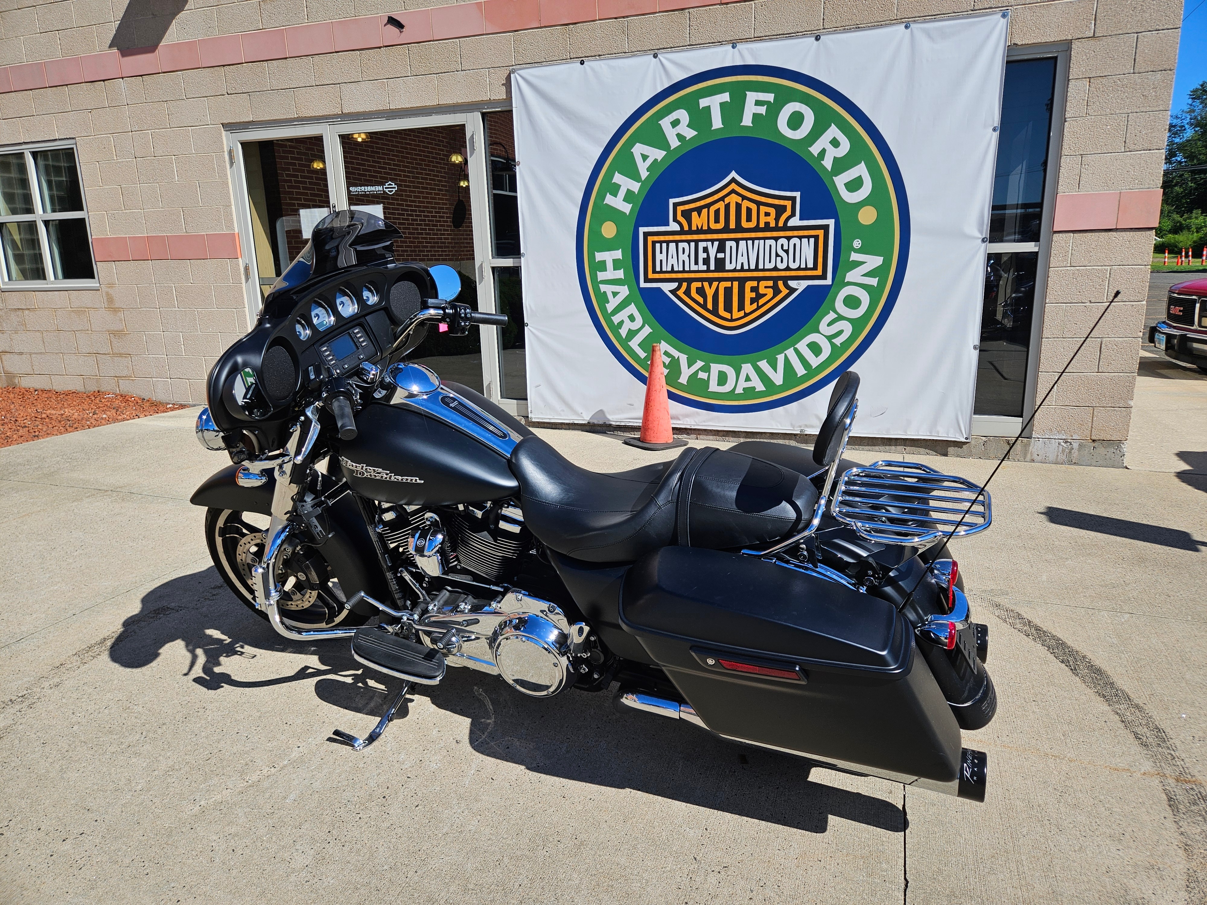 2017 Harley-Davidson Street Glide® 3