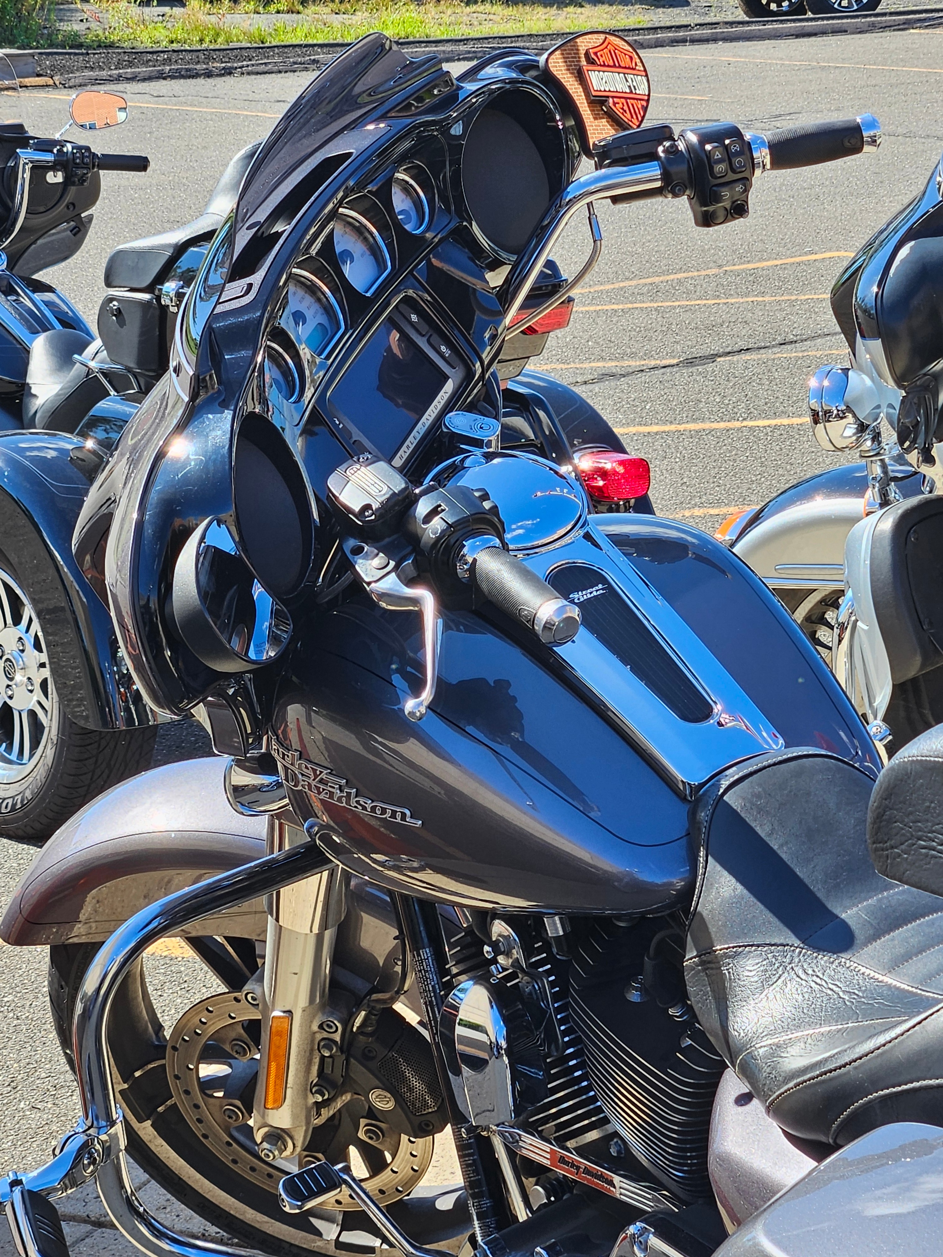 2017 Harley-Davidson Street Glide® 8
