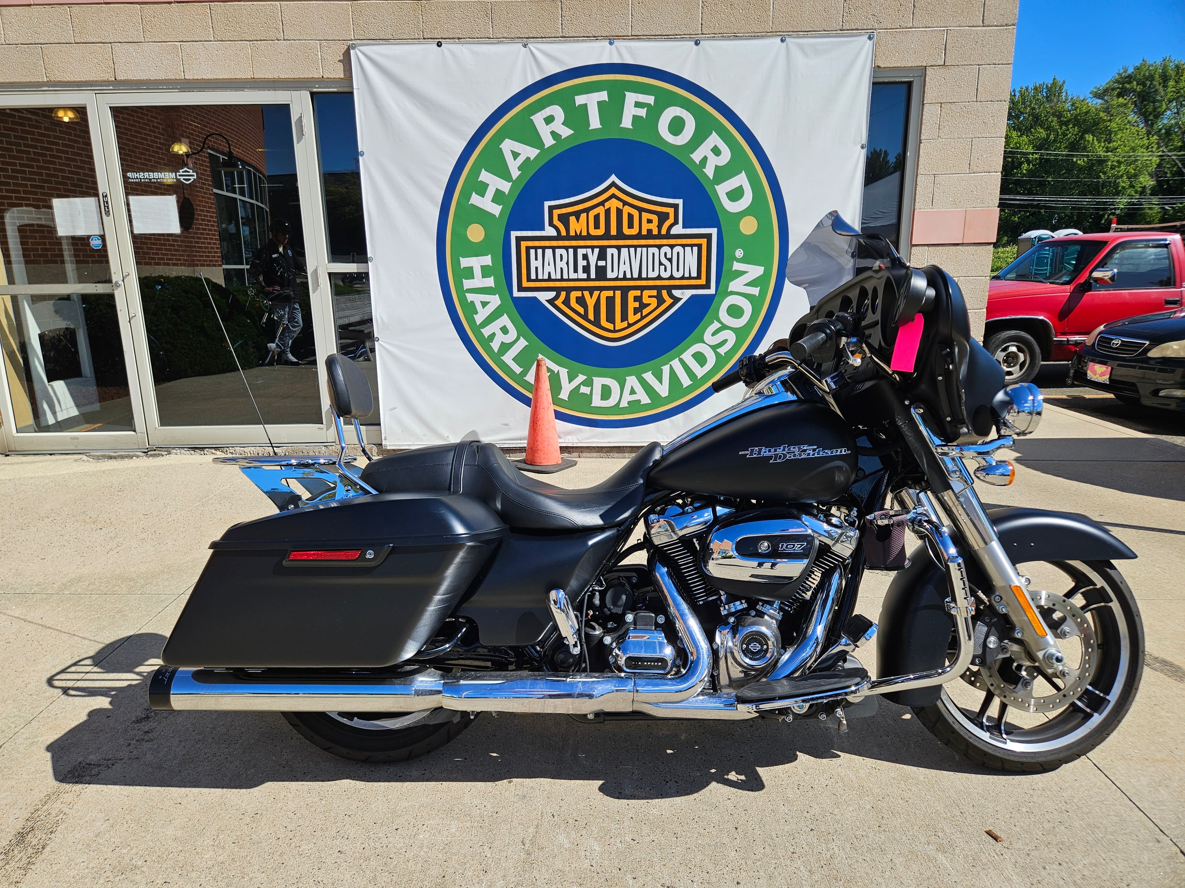 2017 Harley-Davidson Street Glide® 10