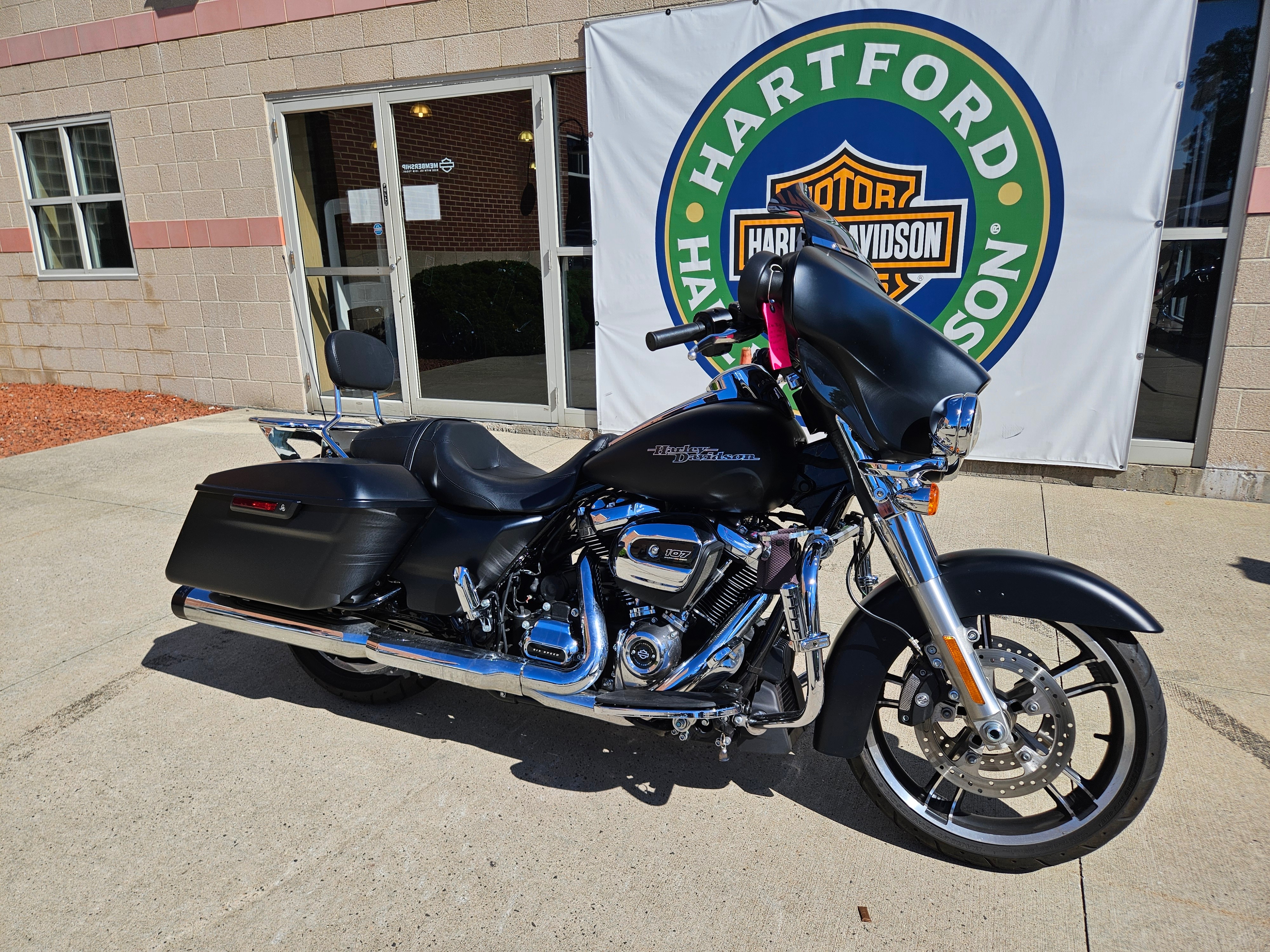 2017 Harley-Davidson Street Glide® 11