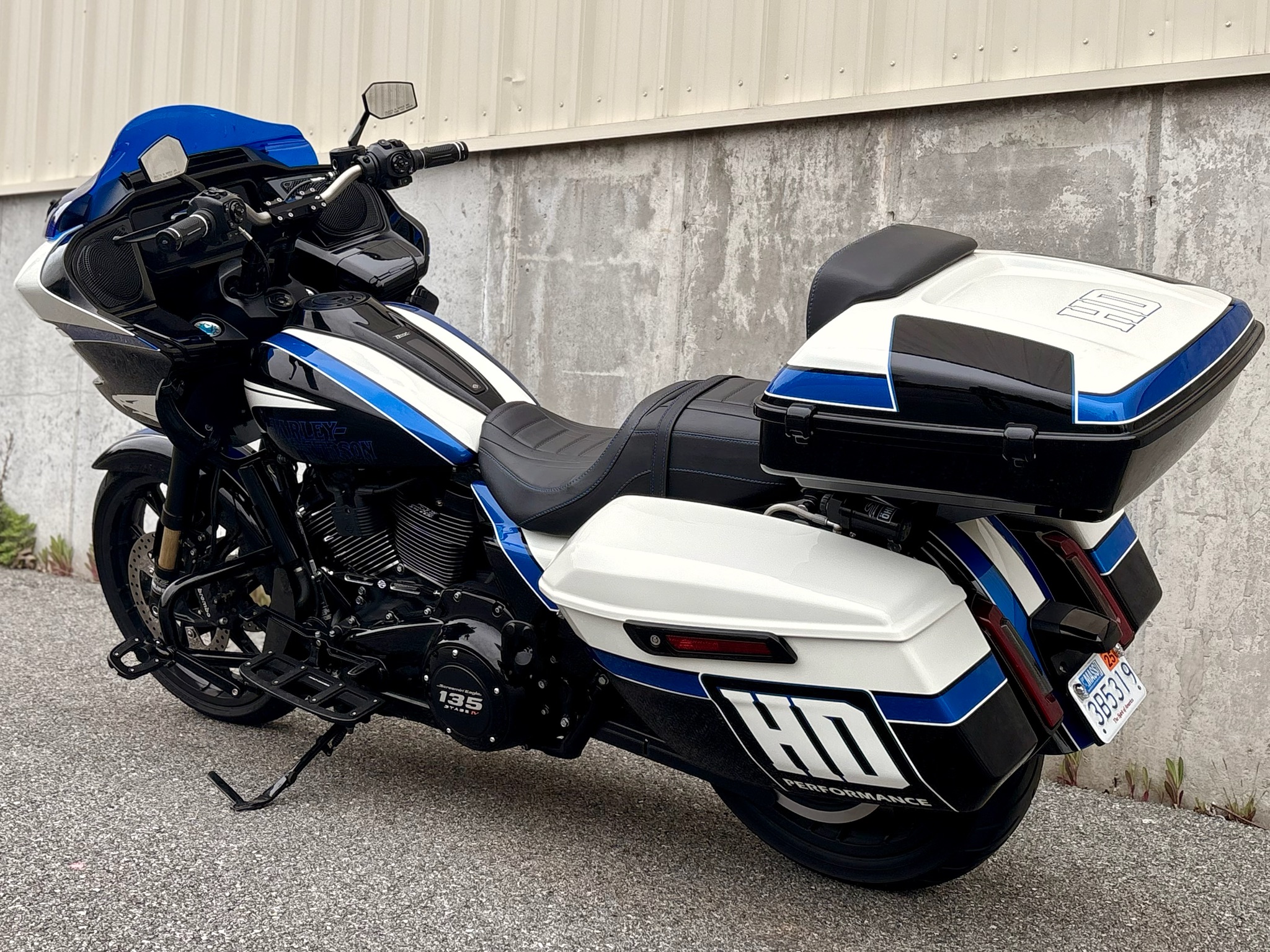 2025 Harley-Davidson Road Glide® 8