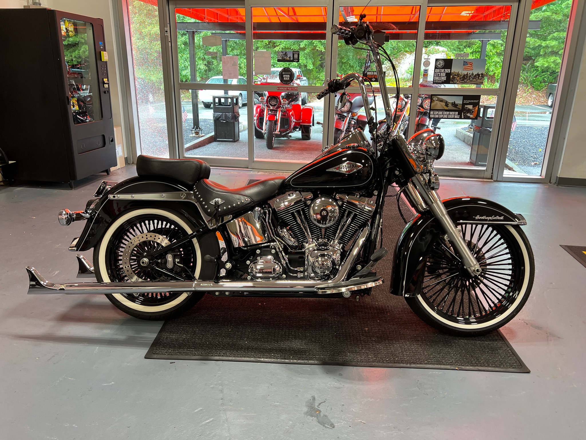 2015 Harley-Davidson Heritage Softail® Classic 1