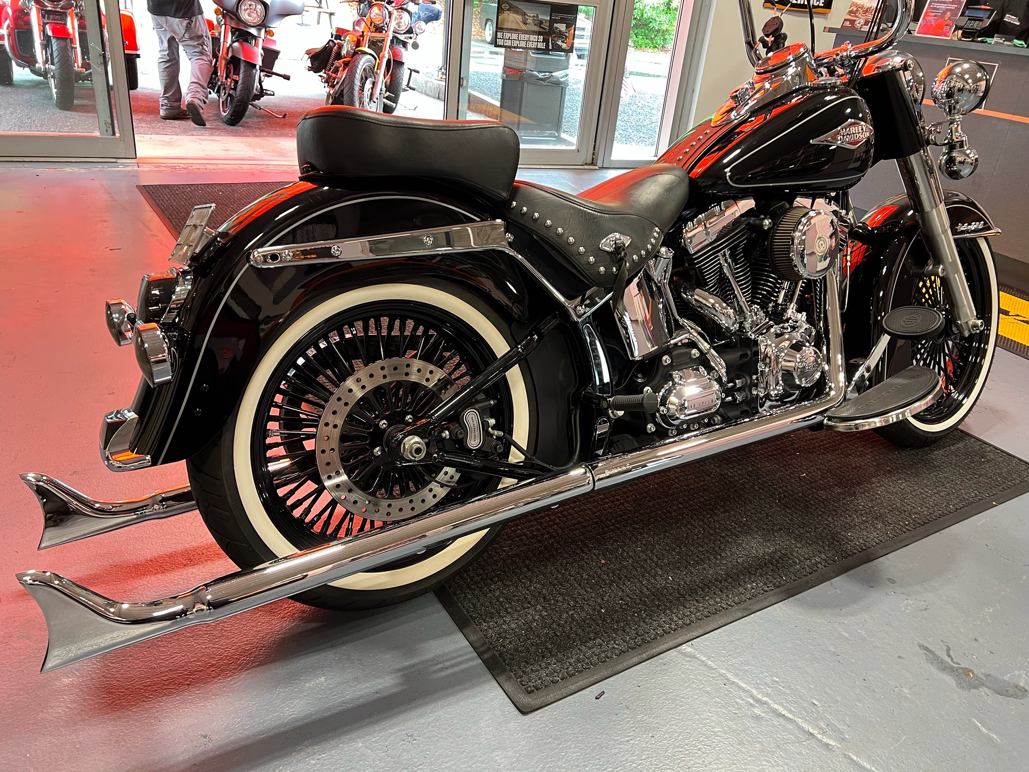 2015 Harley-Davidson Heritage Softail® Classic 10