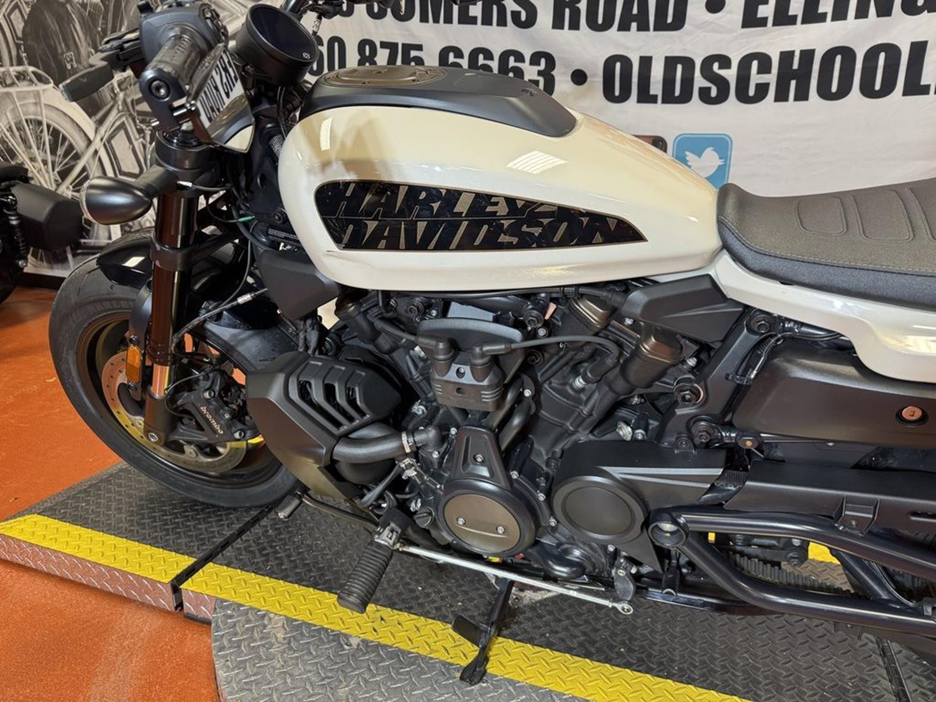 2022 Harley-Davidson Sportster® S 11