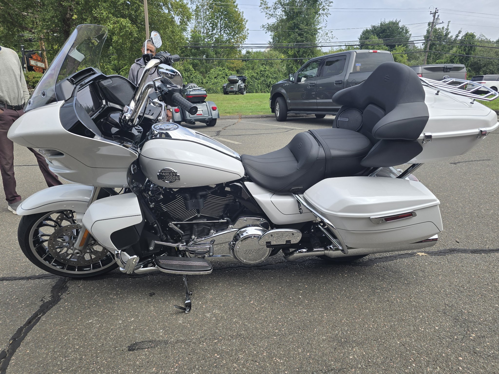 2026 Harley-Davidson Road Glide® Limited 8