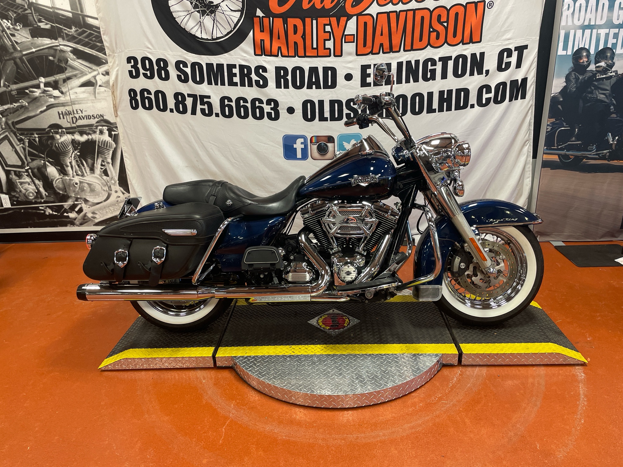 2012 Harley-Davidson Road King® Classic 1