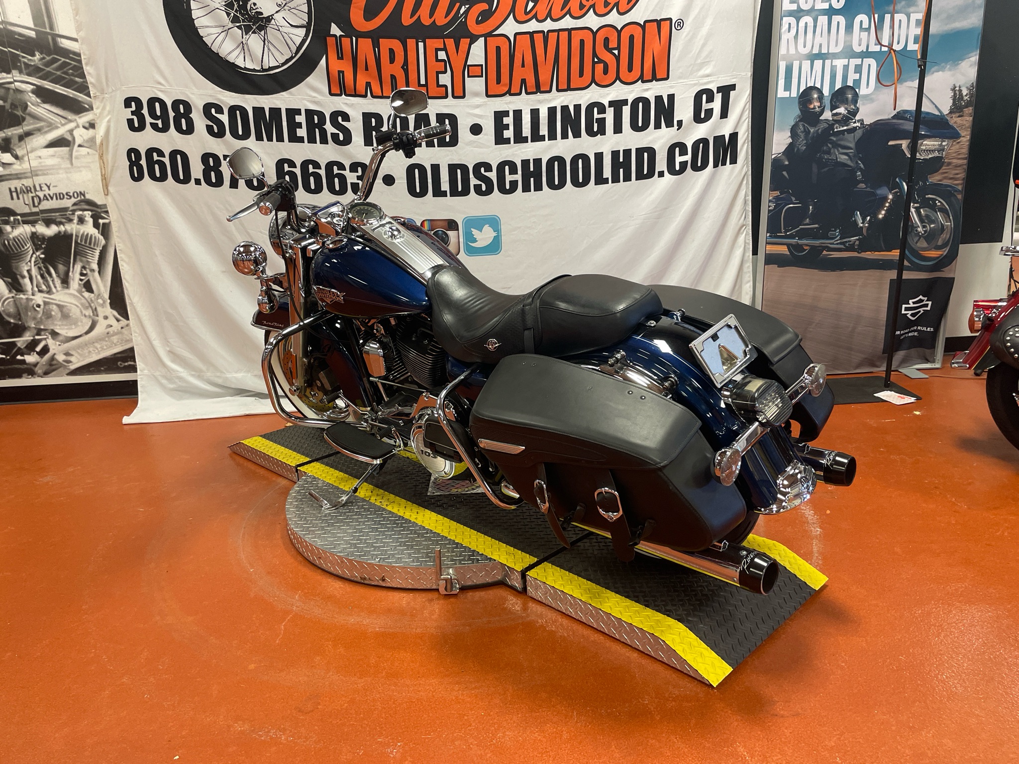 2012 Harley-Davidson Road King® Classic 7