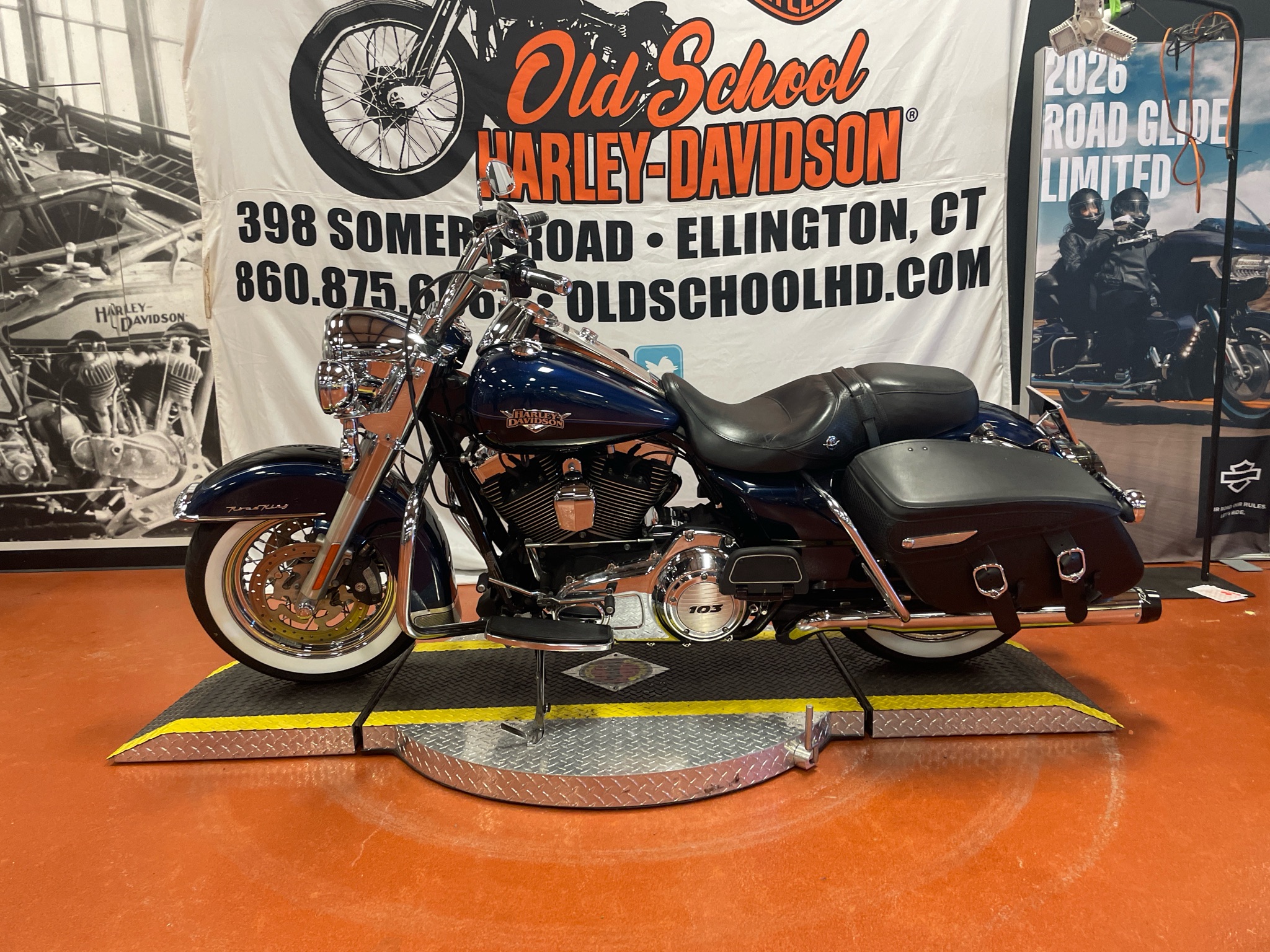 2012 Harley-Davidson Road King® Classic 8