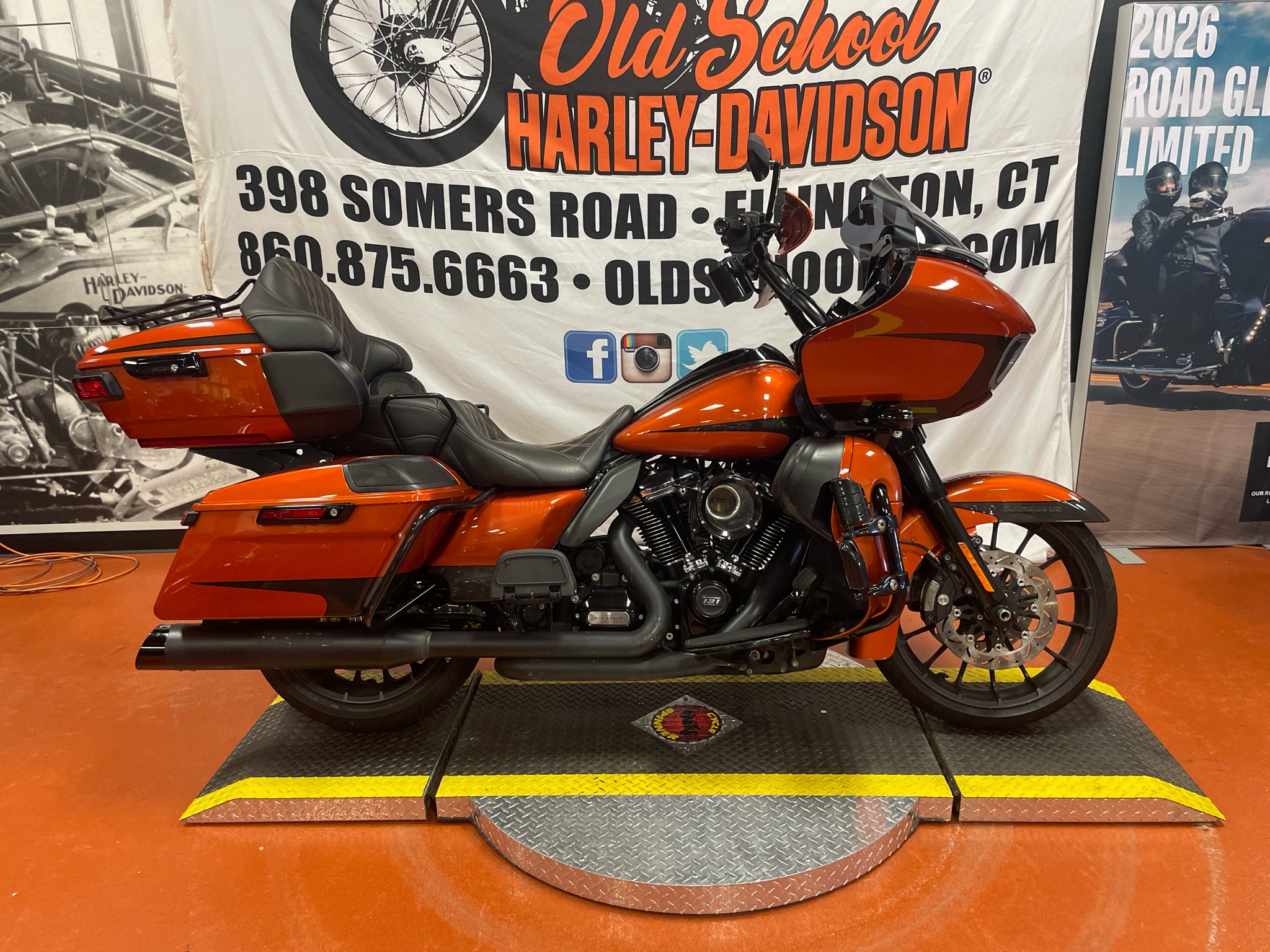 2020 Harley-Davidson Road Glide® Limited 1