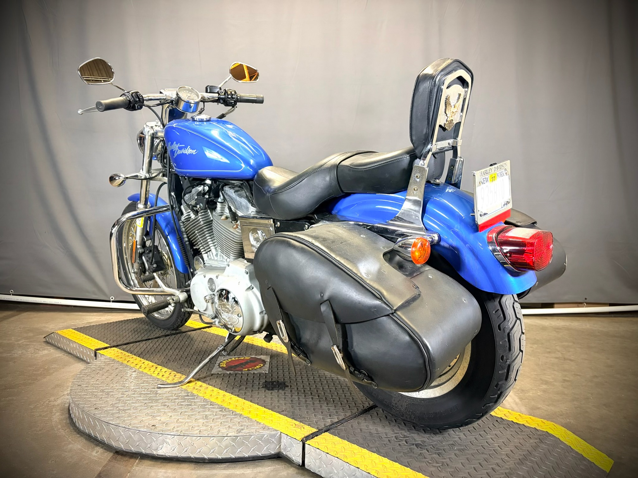 2002 Harley-Davidson XL 883C Sportster® Custom 4