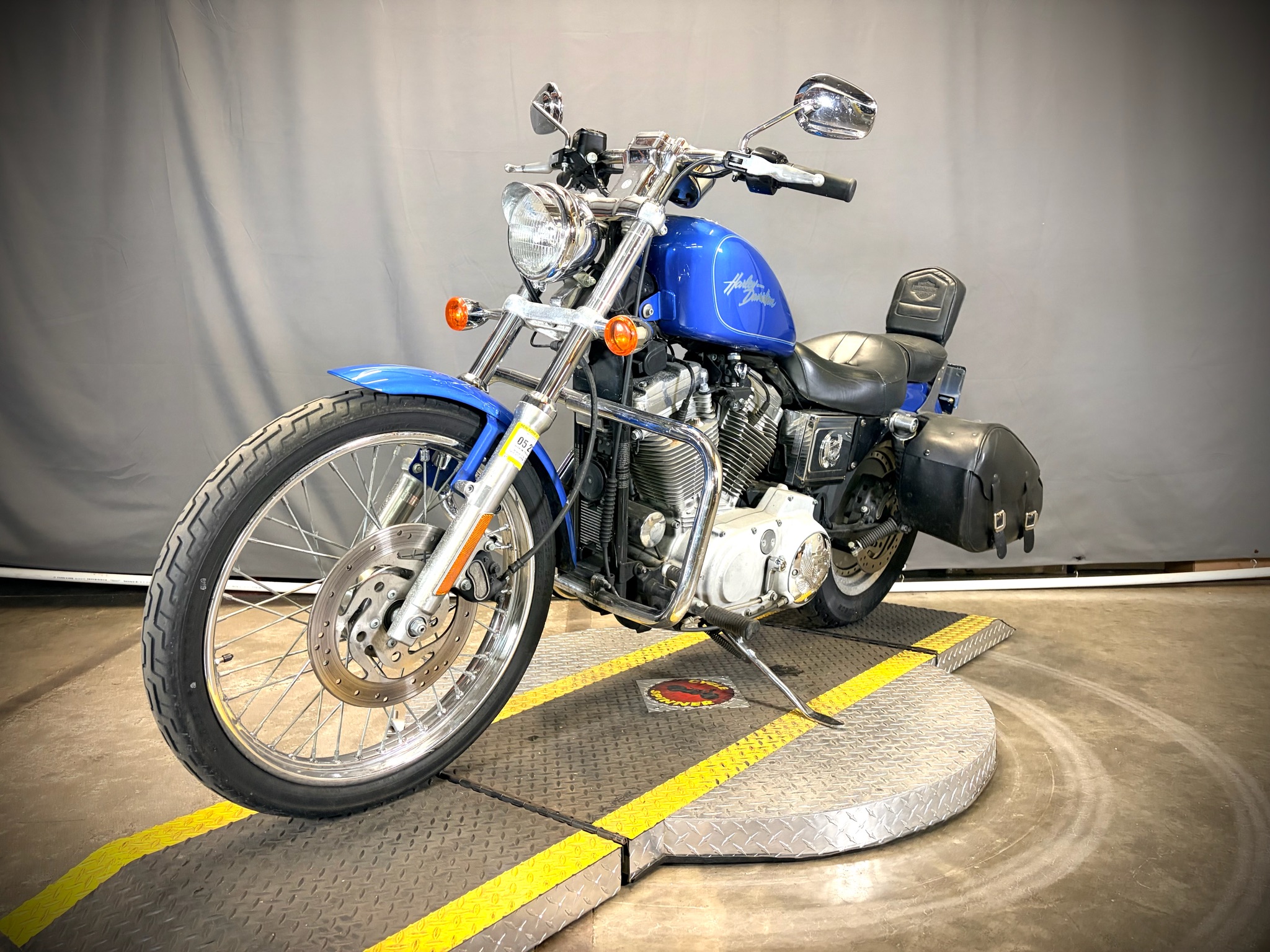 2002 Harley-Davidson XL 883C Sportster® Custom 6