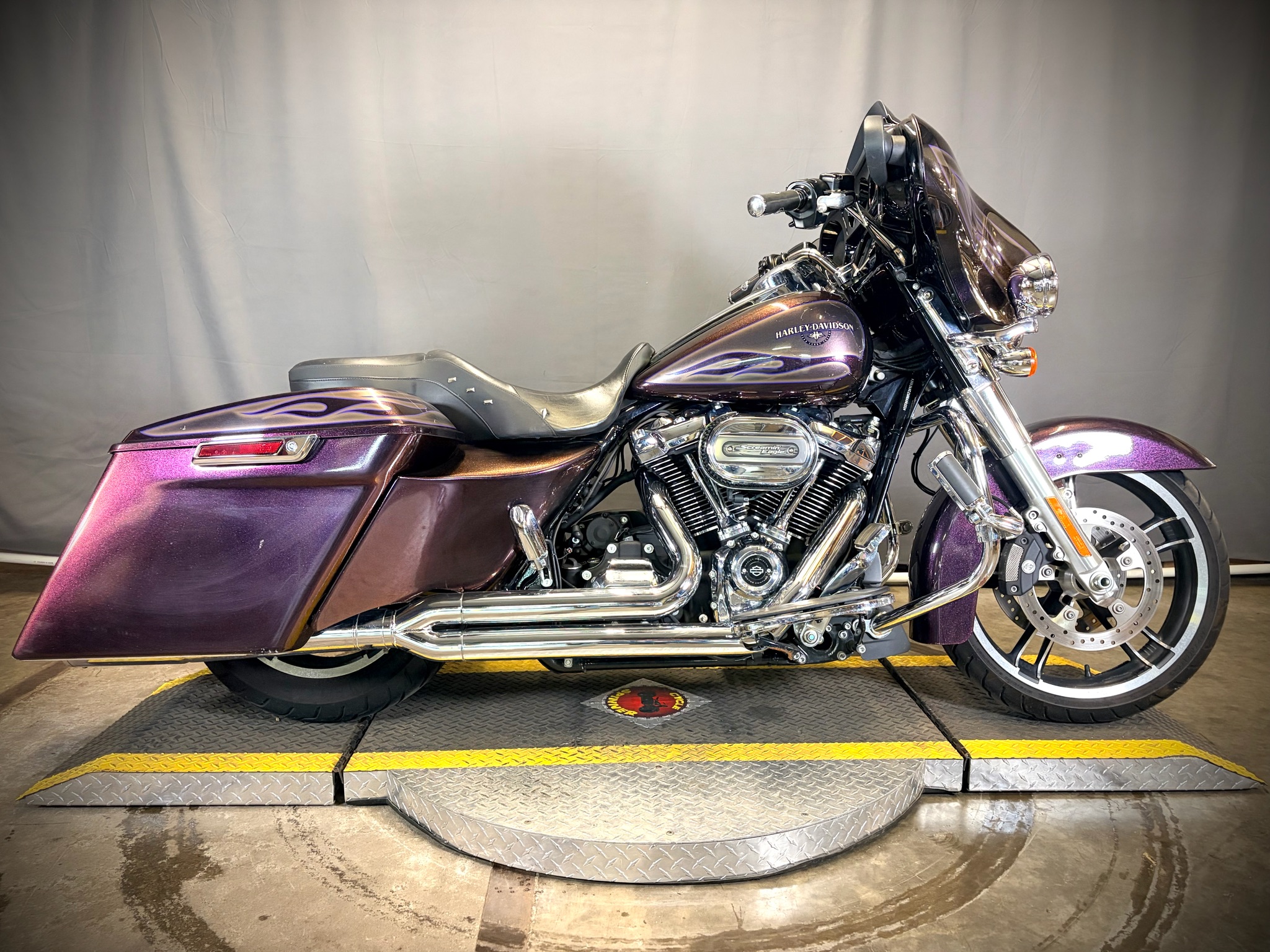 2017 Harley-Davidson Street Glide® Special 2