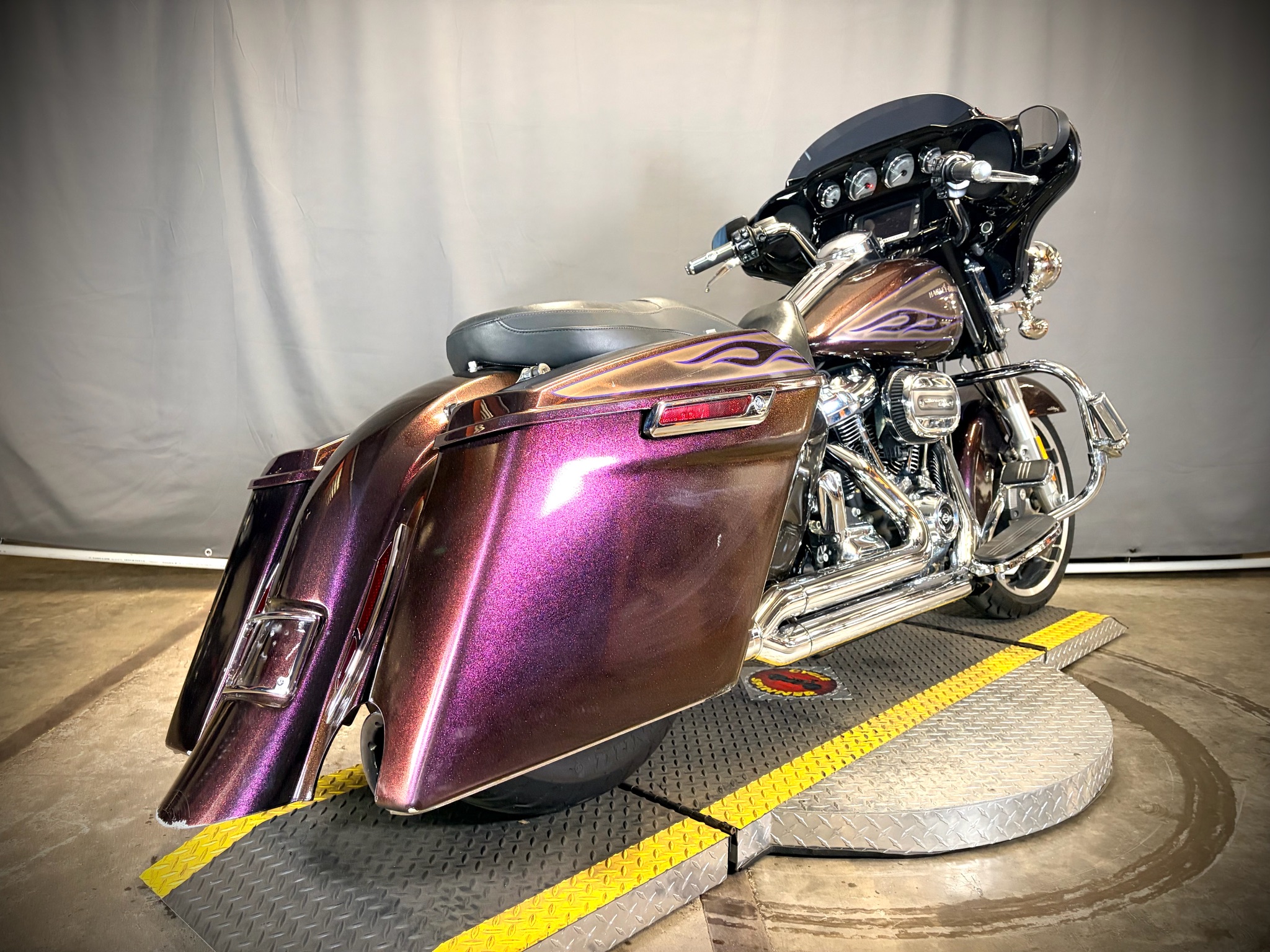 2017 Harley-Davidson Street Glide® Special 3