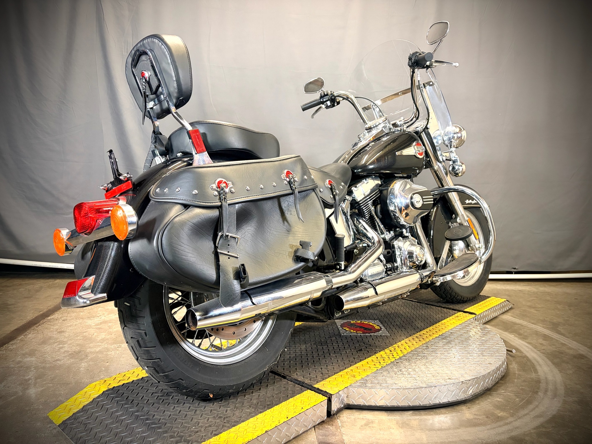 2017 Harley-Davidson Heritage Softail® Classic 4