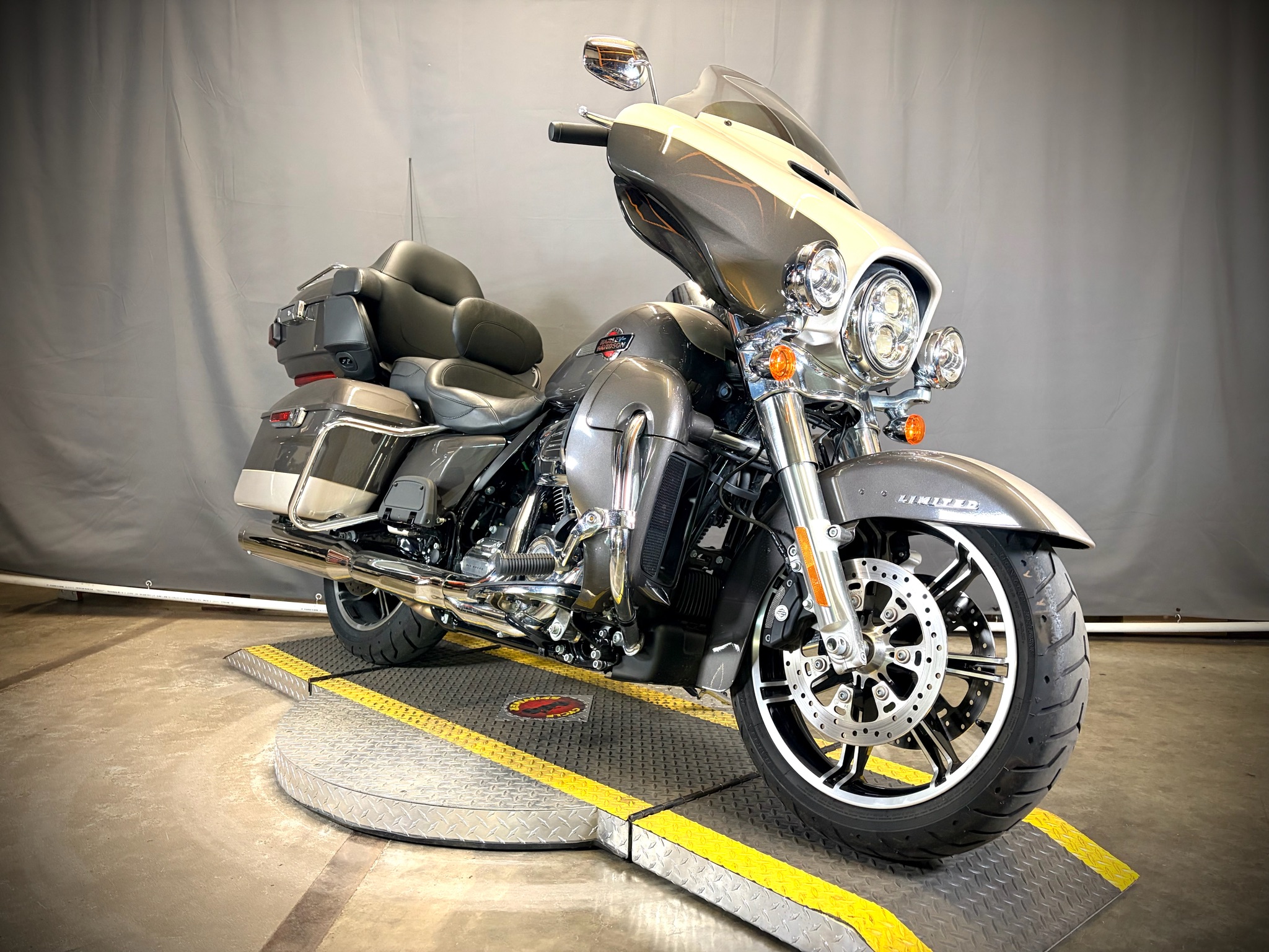 2023 Harley-Davidson Ultra Limited 1