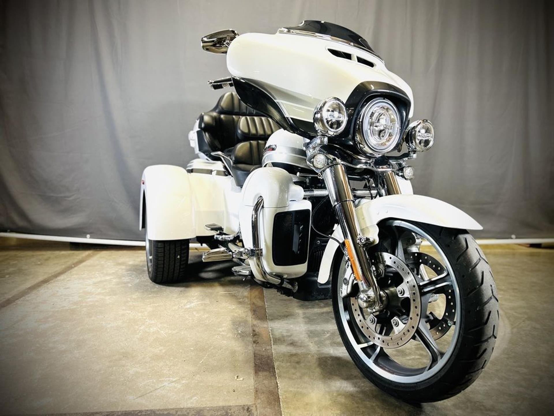 2020 Harley-Davidson CVO Tri Glide® 1