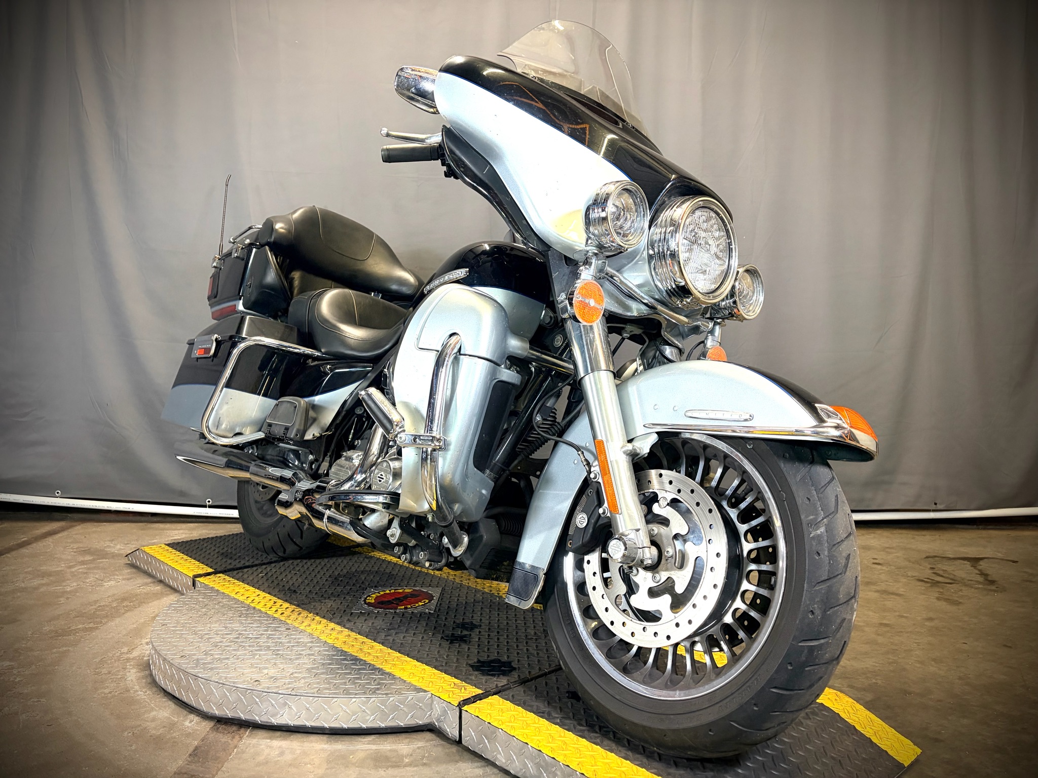2012 Harley-Davidson Electra Glide® Ultra Limited 1
