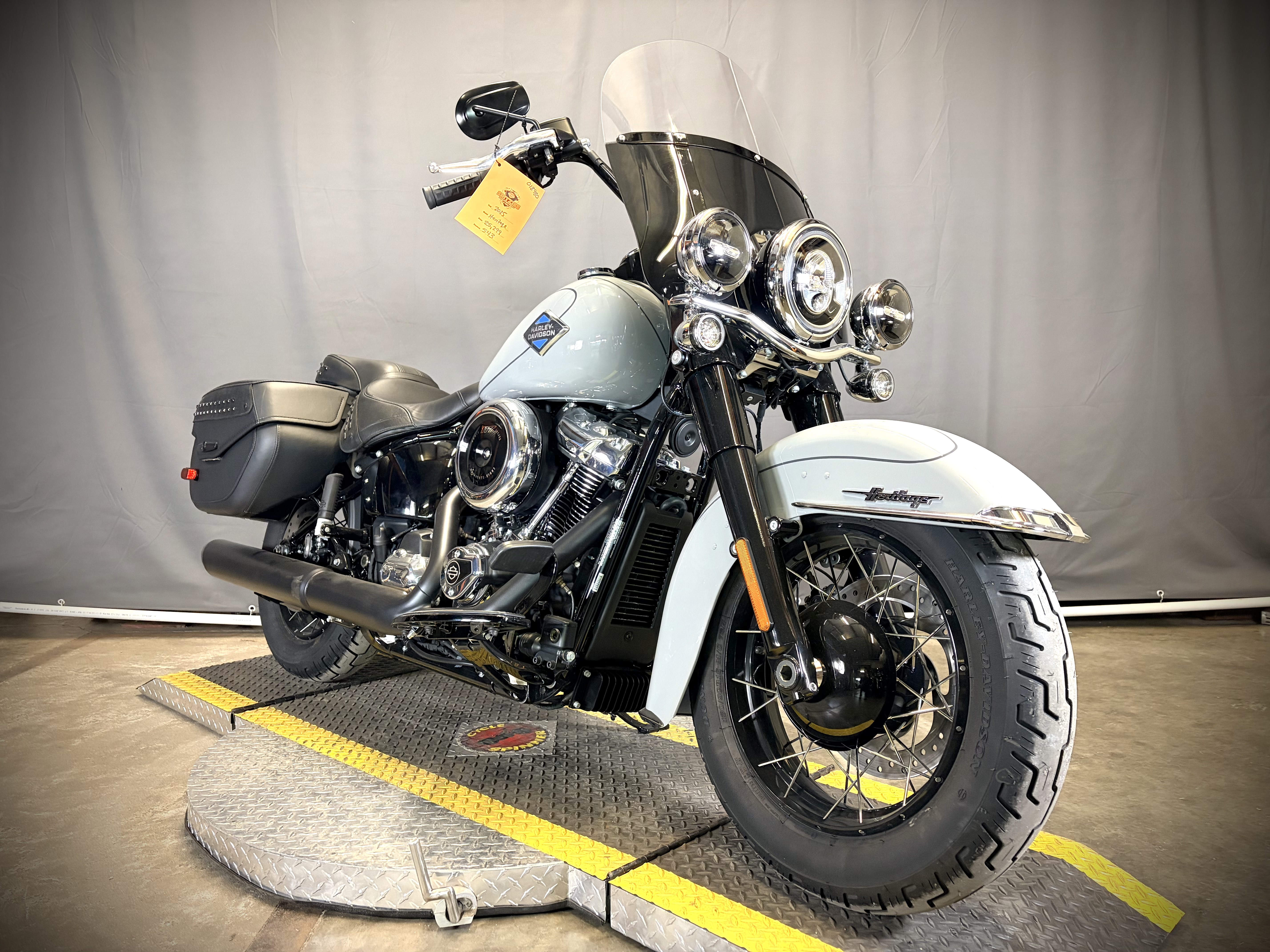 2025 Harley-Davidson Heritage Classic 1