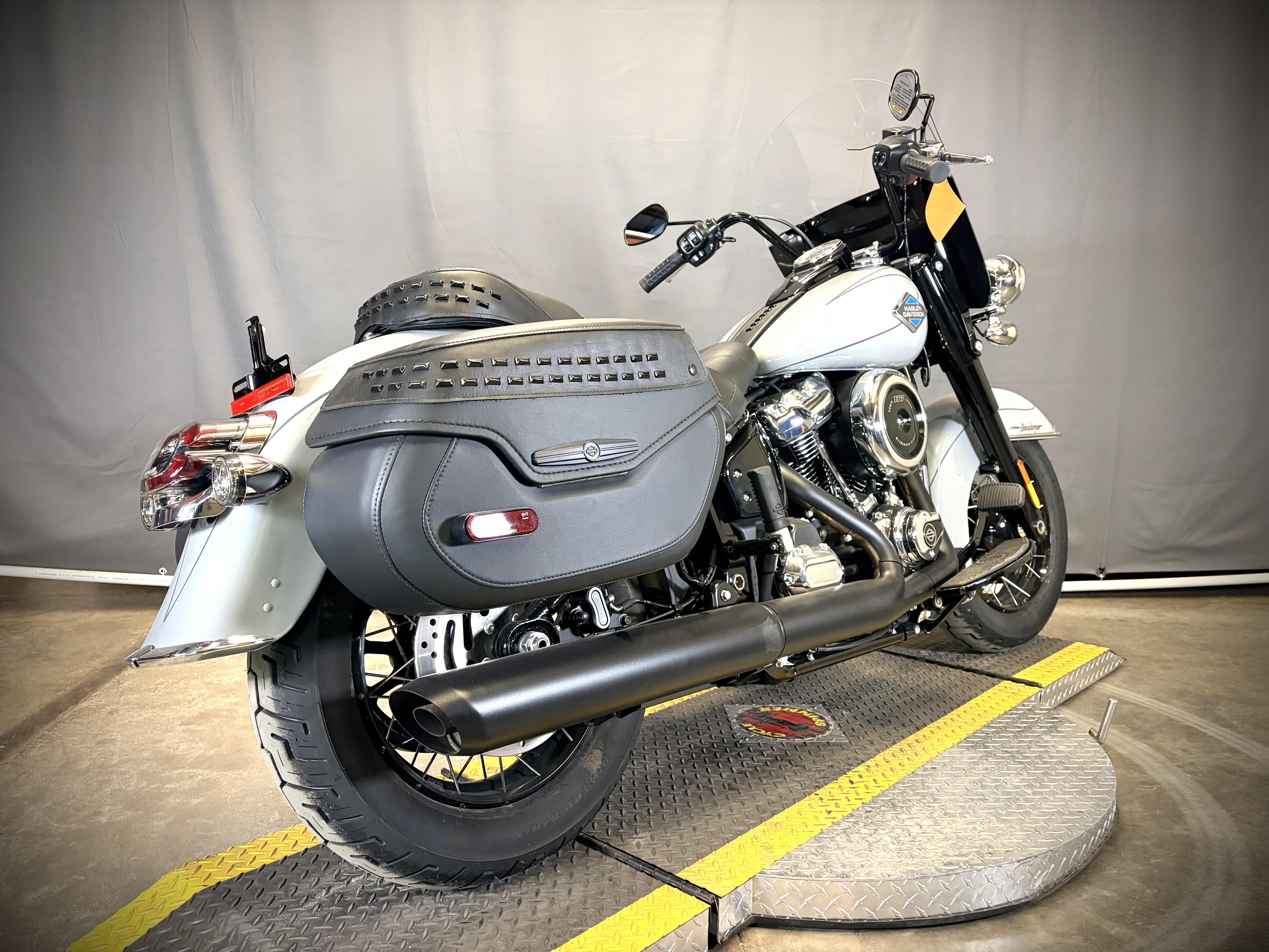 2025 Harley-Davidson Heritage Classic 3
