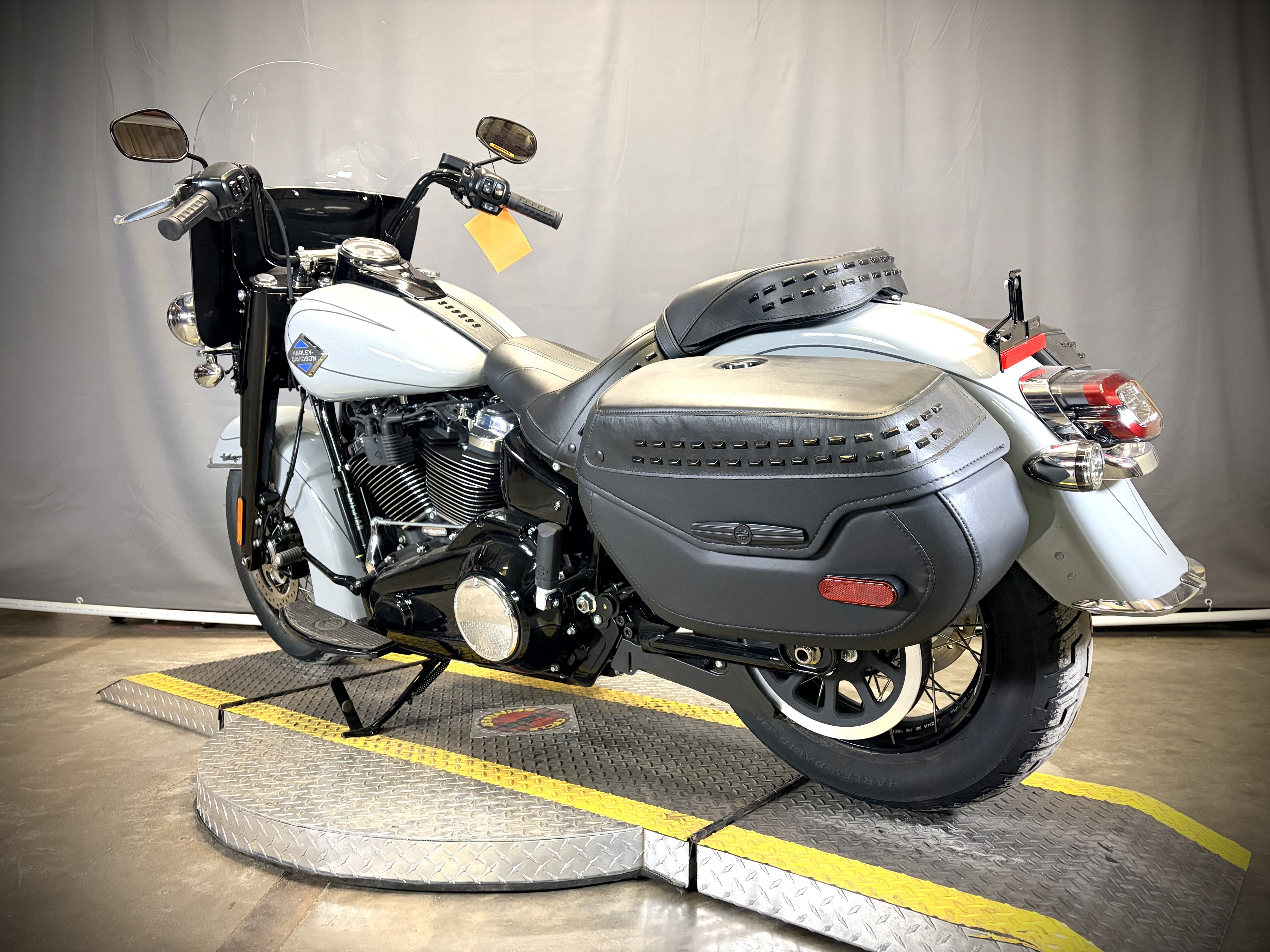 2025 Harley-Davidson Heritage Classic 4