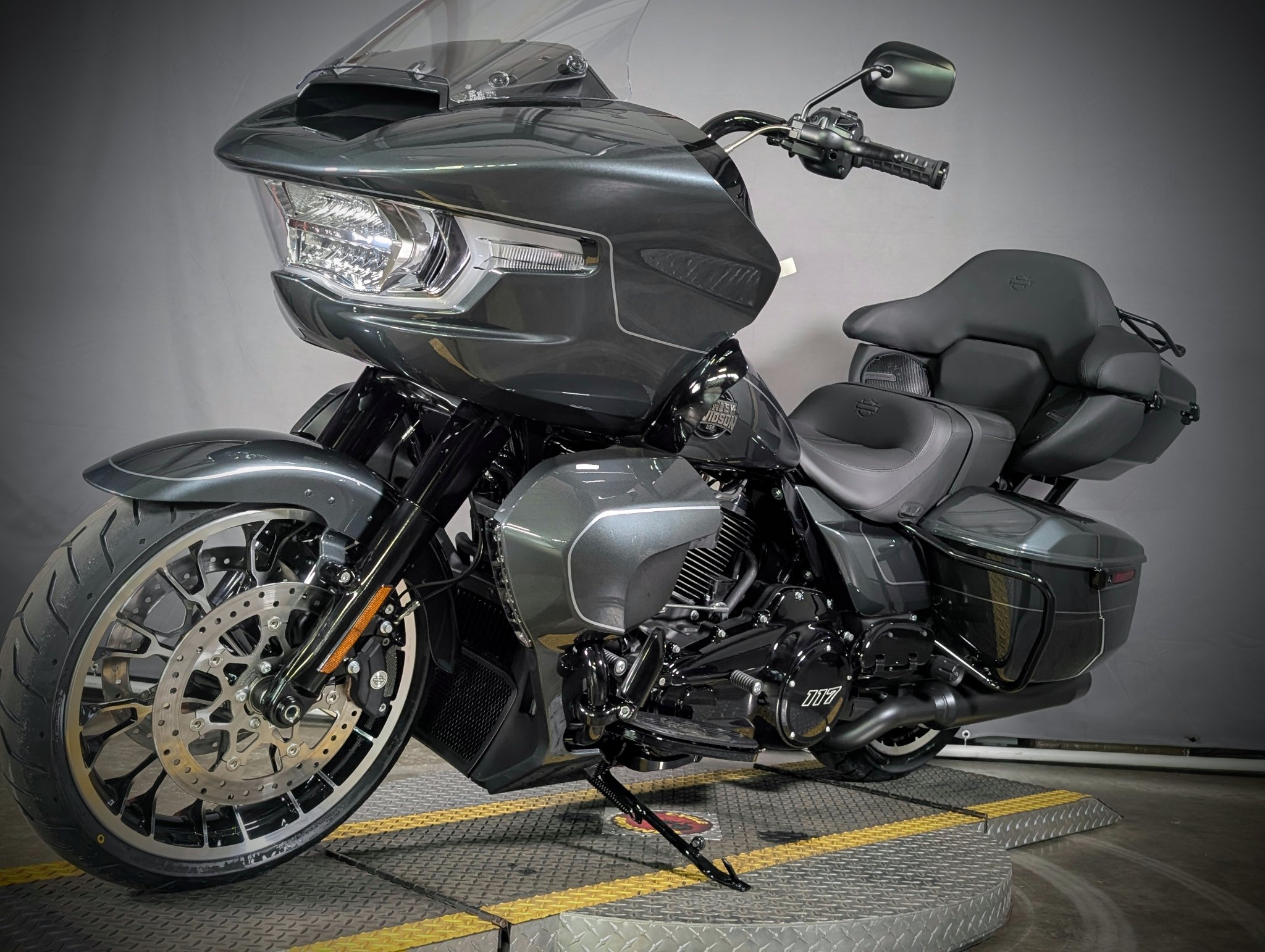 2026 Harley-Davidson Road Glide® Limited 4