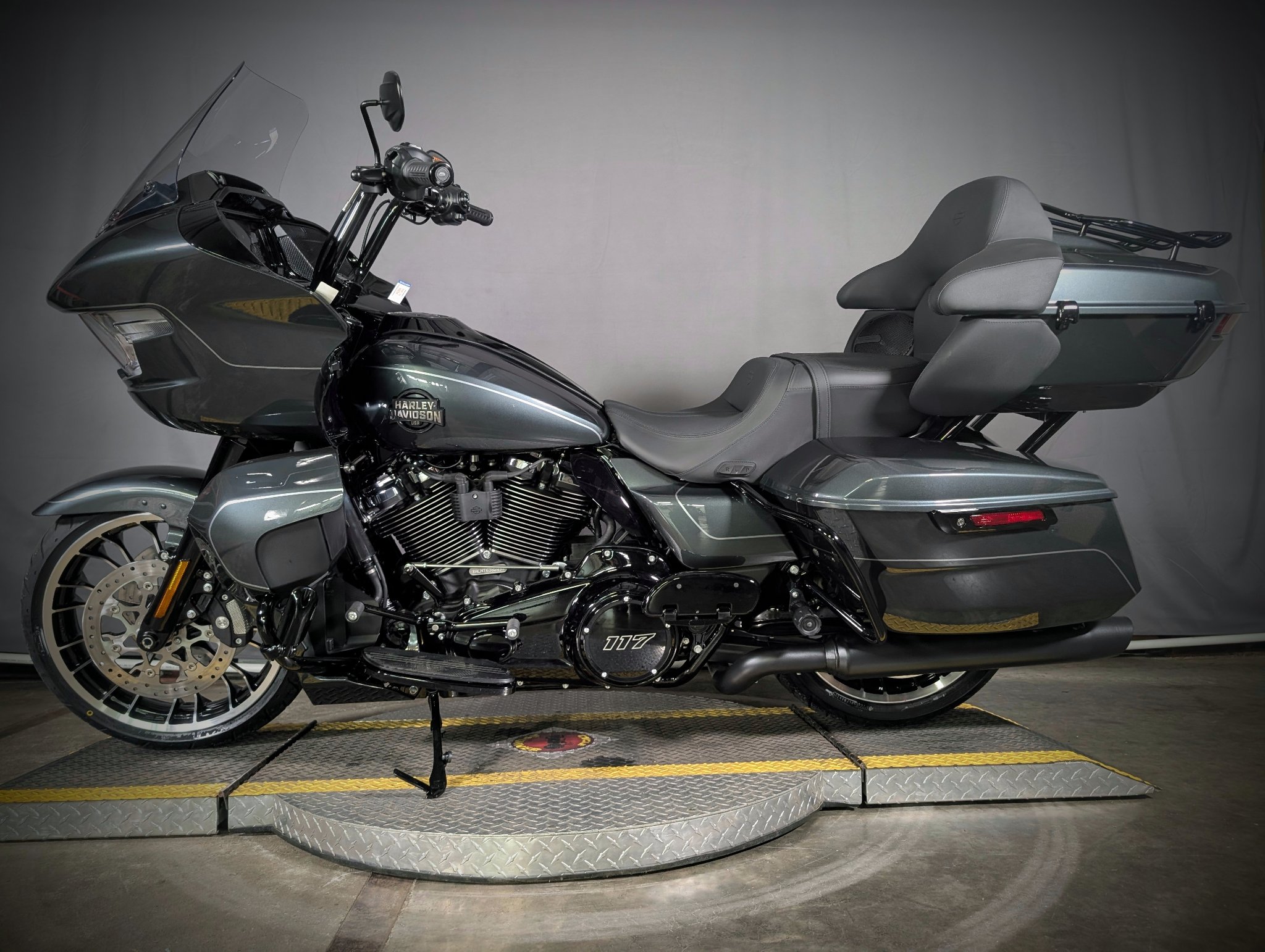 2026 Harley-Davidson Road Glide® Limited 5
