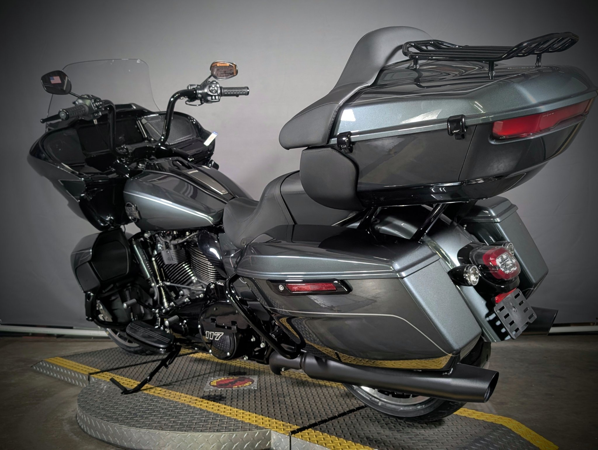 2026 Harley-Davidson Road Glide® Limited 6