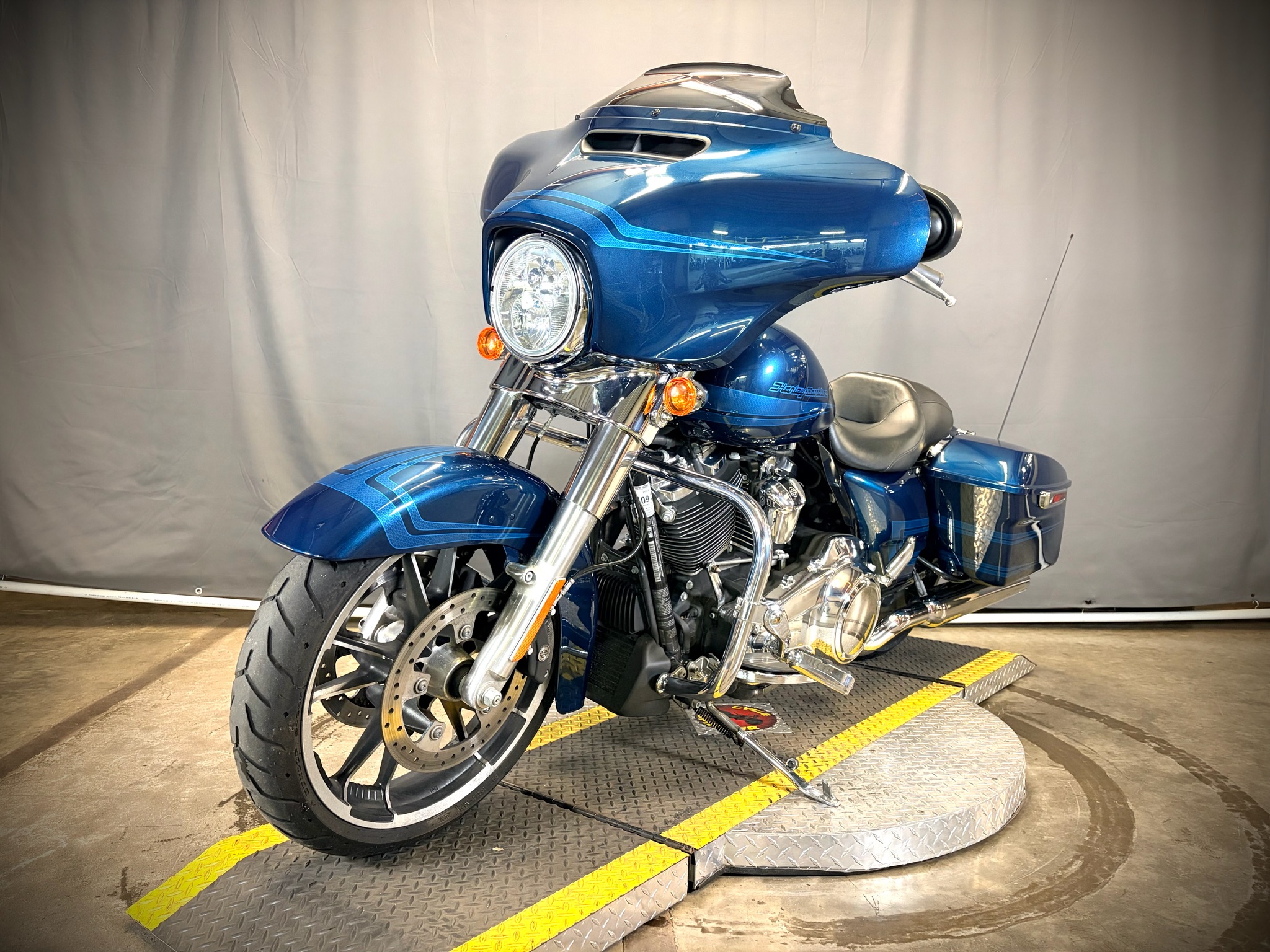 2020 Harley-Davidson Street Glide® 6