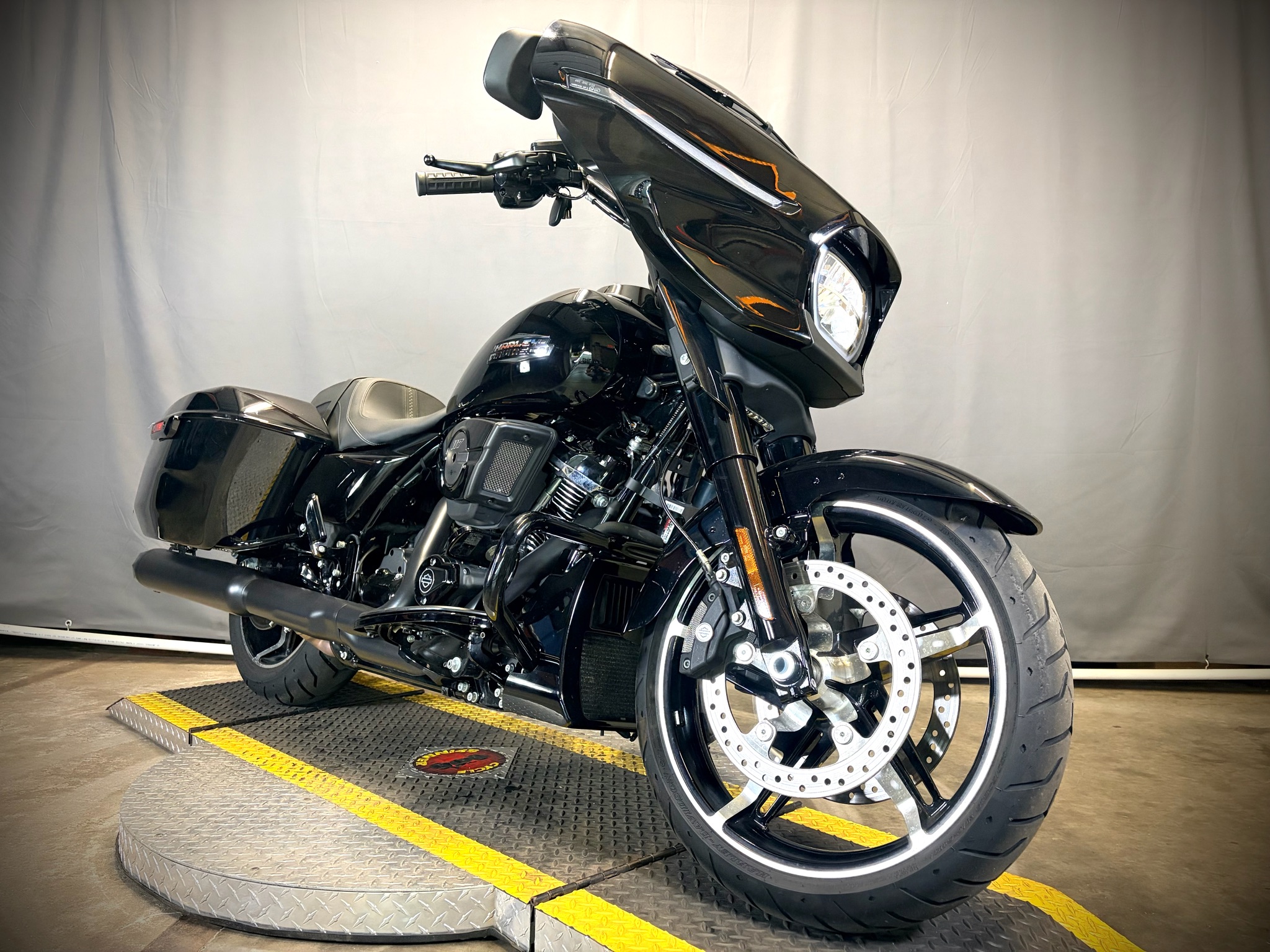2024 Harley-Davidson Street Glide® 1