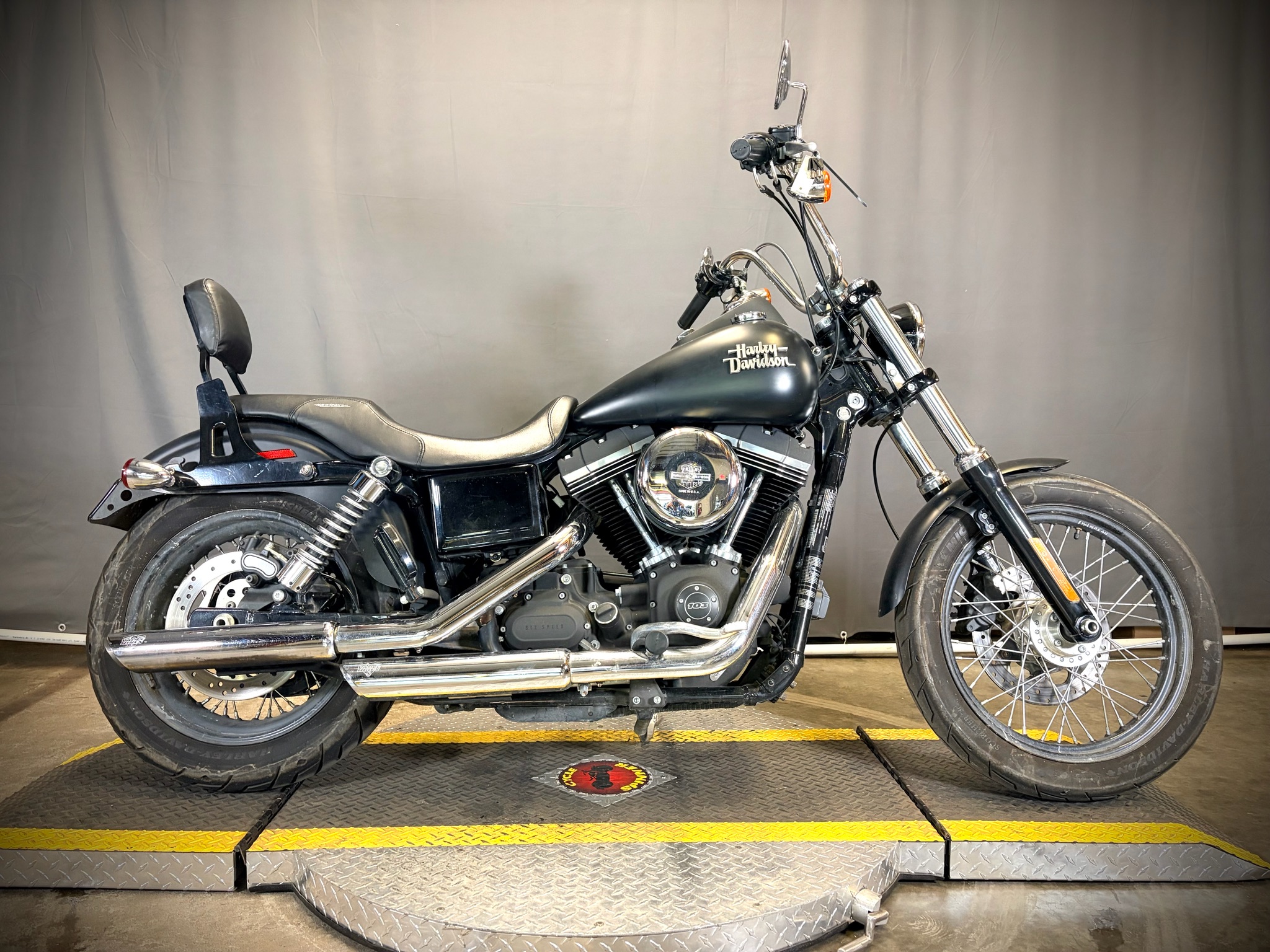 2016 Harley-Davidson Street Bob® 2
