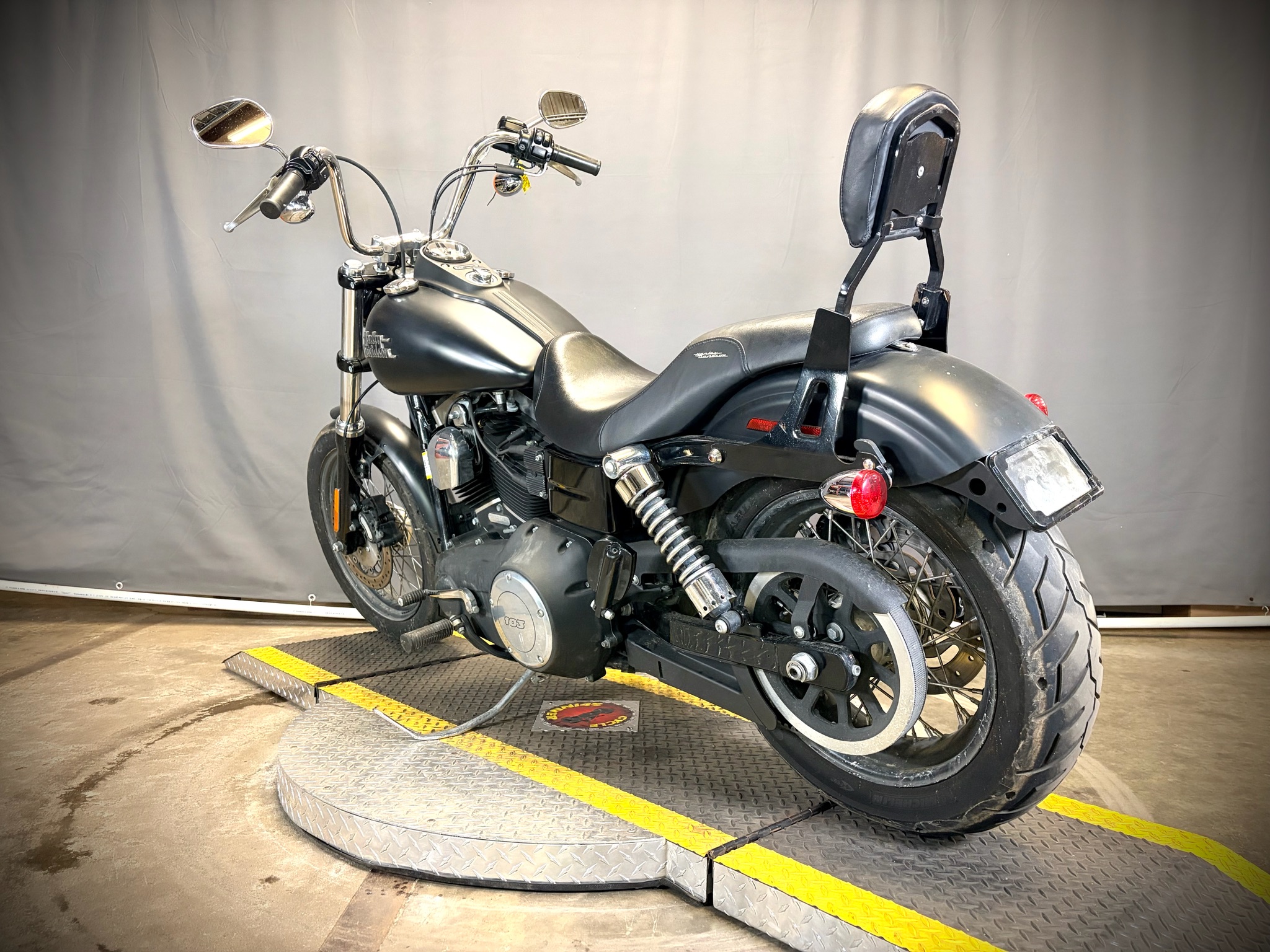 2016 Harley-Davidson Street Bob® 4