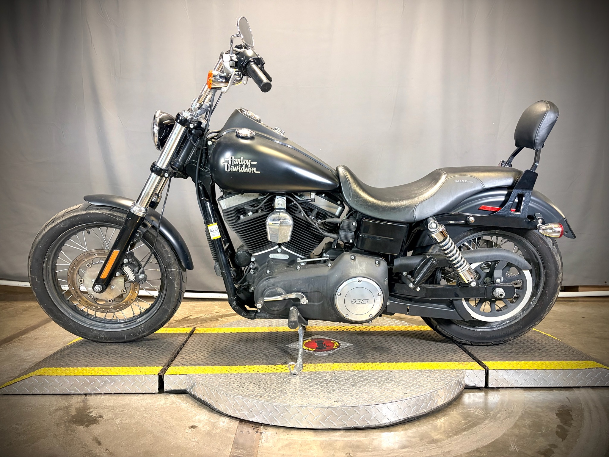 2016 Harley-Davidson Street Bob® 5