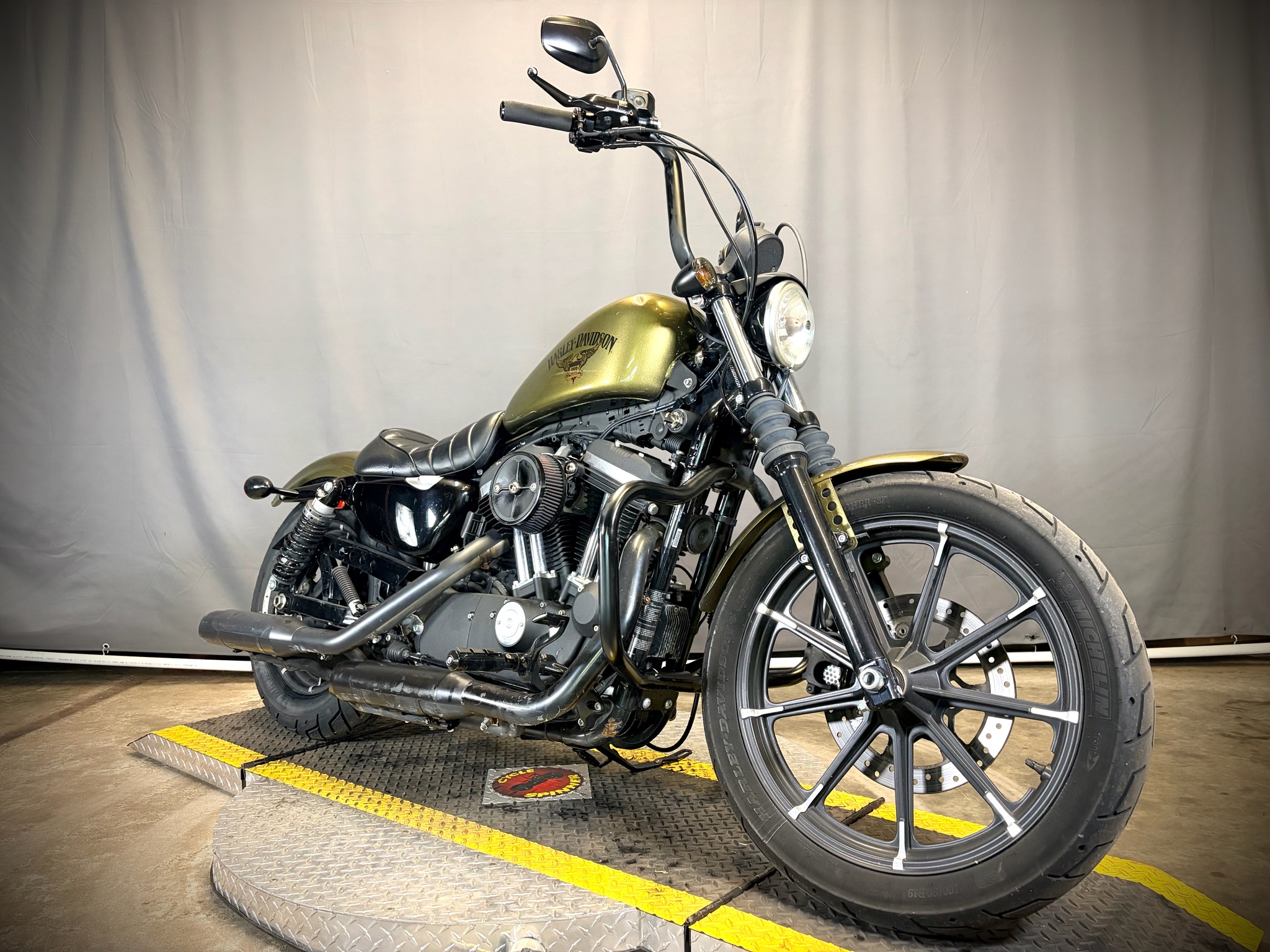2016 Harley-Davidson Iron 883 1