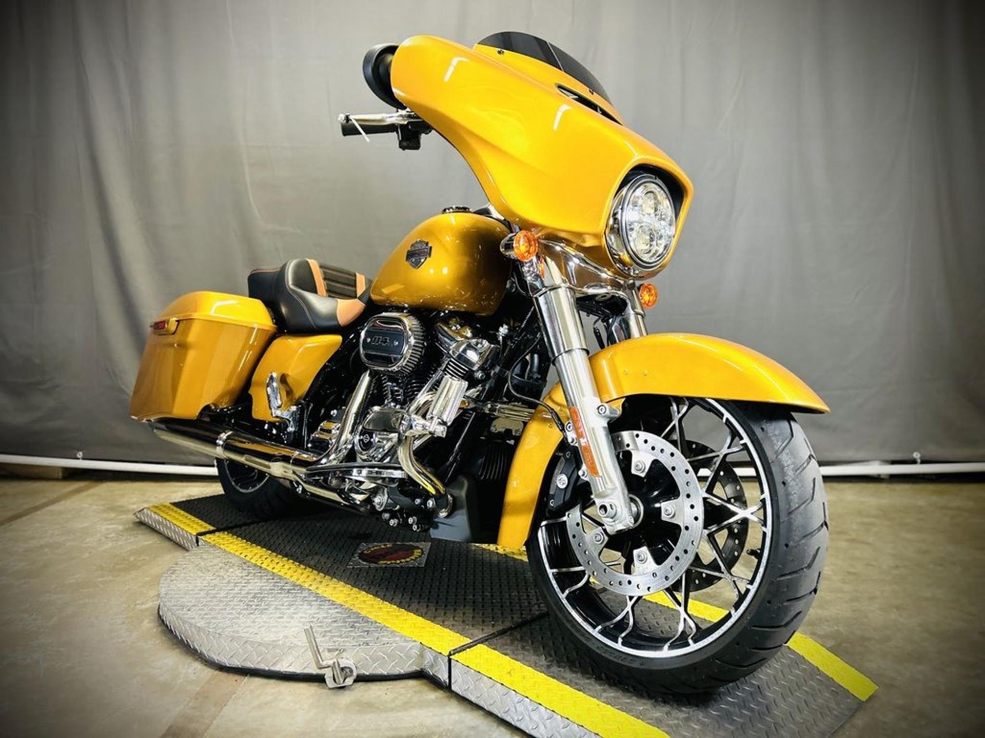 2023 Harley-Davidson Street Glide® Special 1