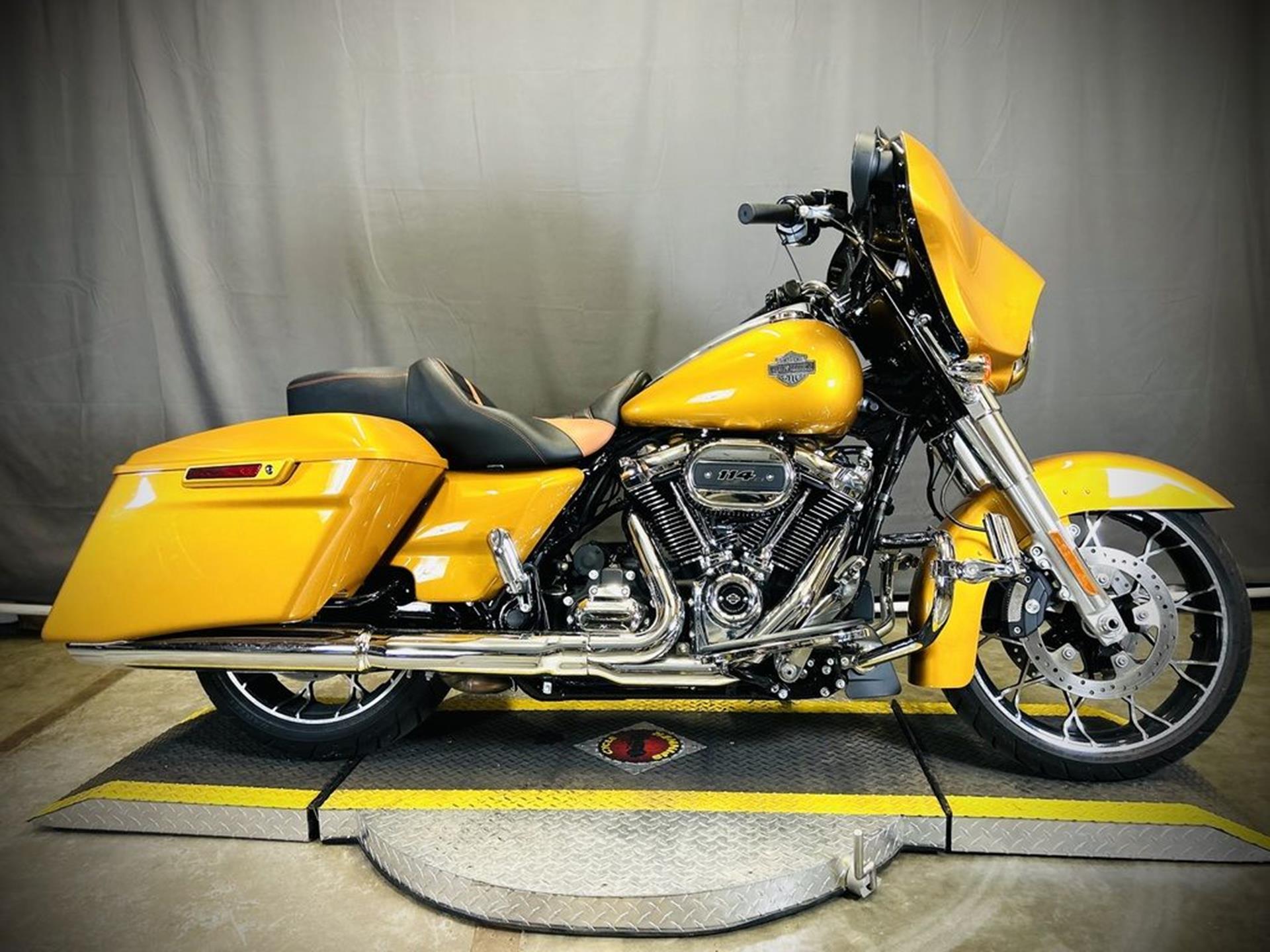 2023 Harley-Davidson Street Glide® Special 2