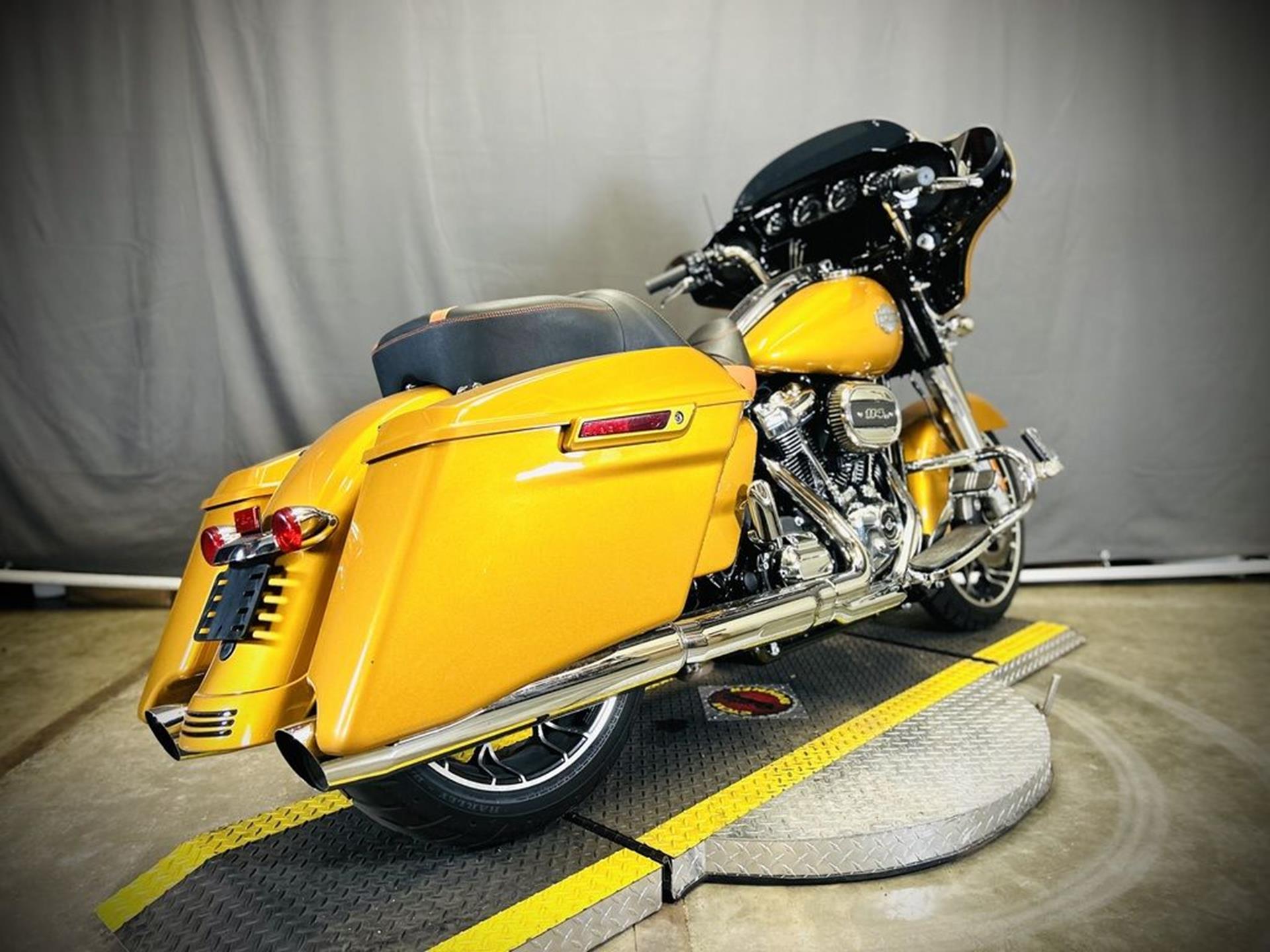 2023 Harley-Davidson Street Glide® Special 3