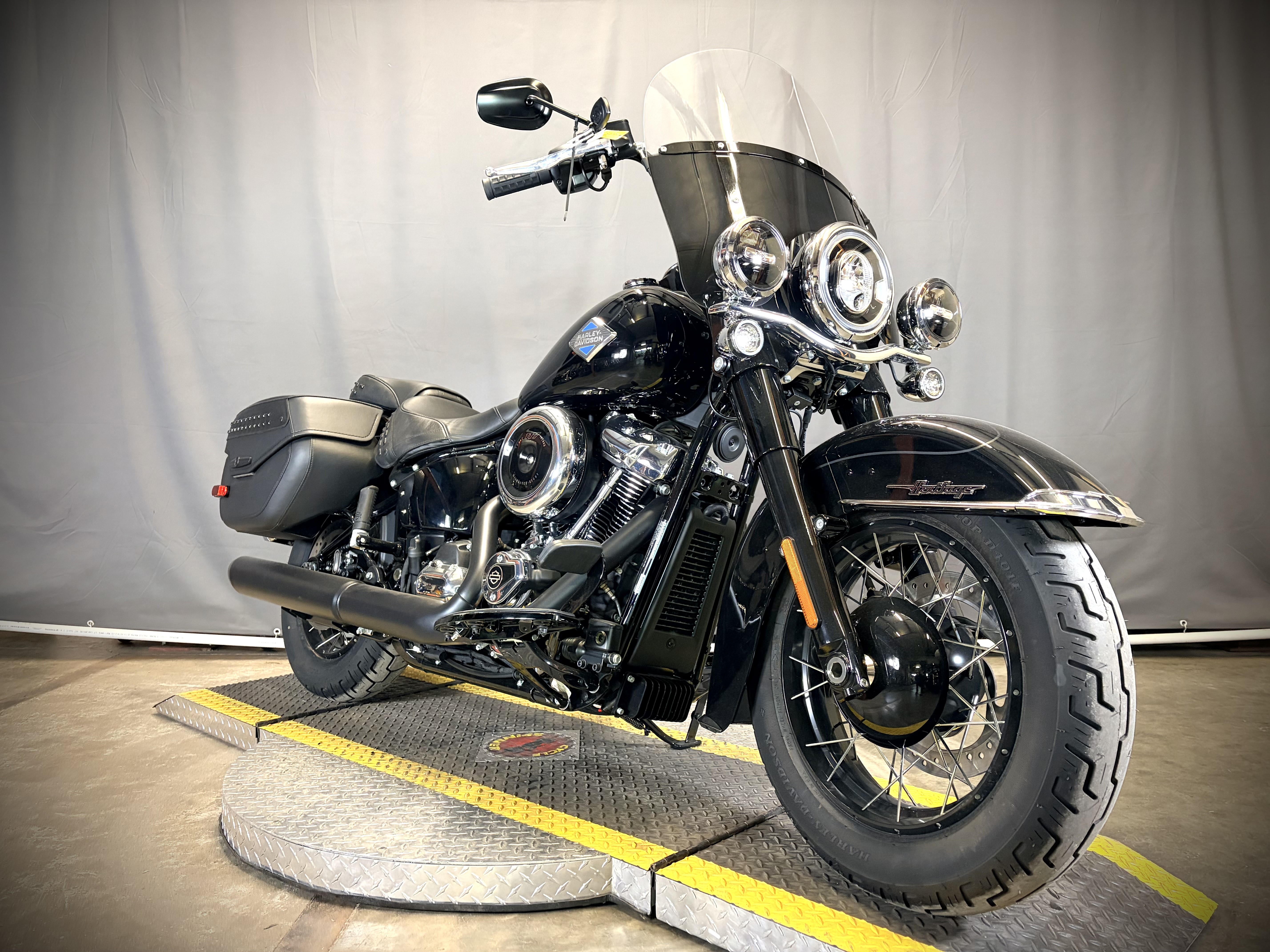 New 2025 Harley-Davidson Heritage Classic Motorcycle - Specs