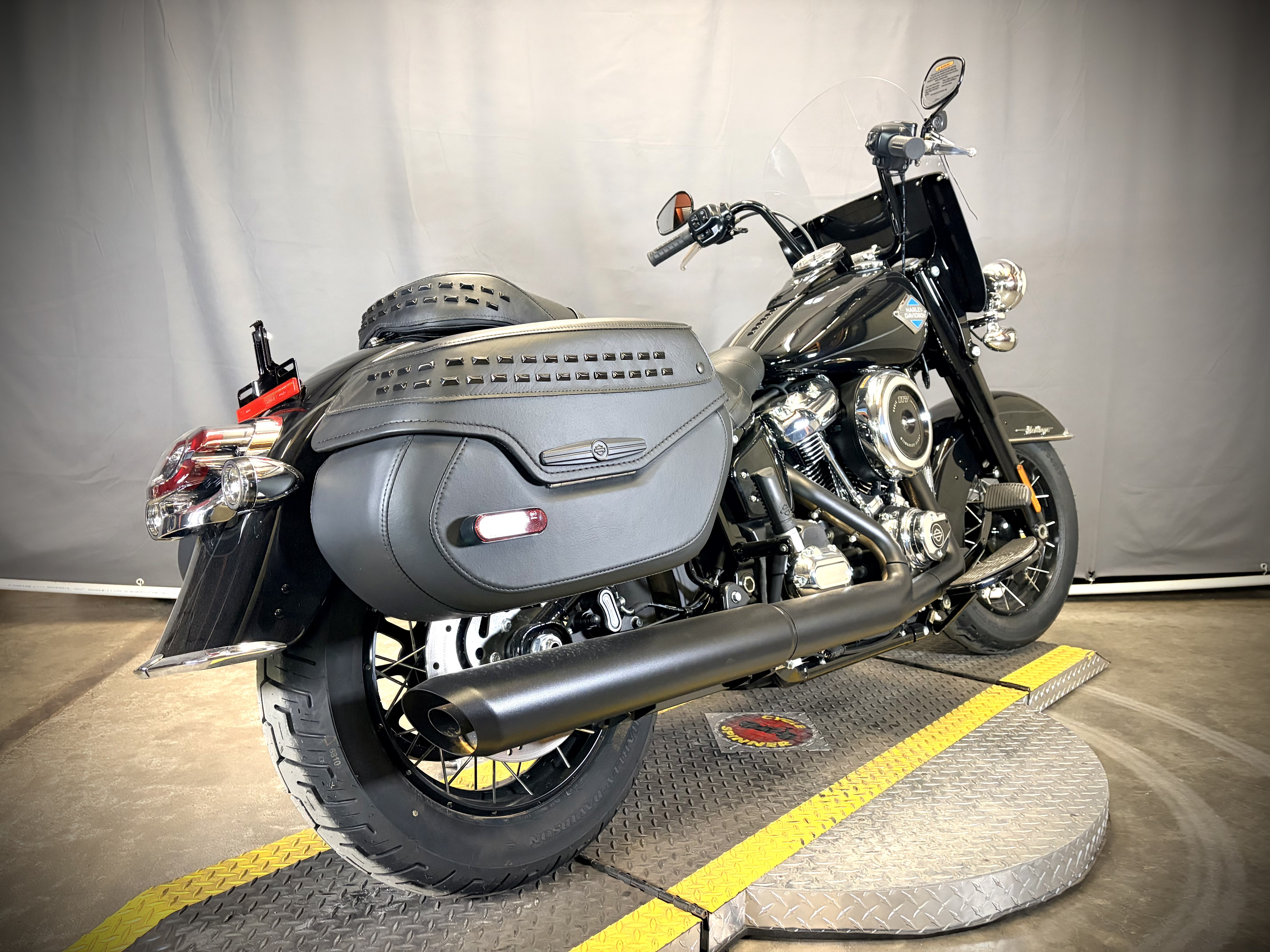 New 2025 Harley-Davidson Heritage Classic Motorcycle - Specs