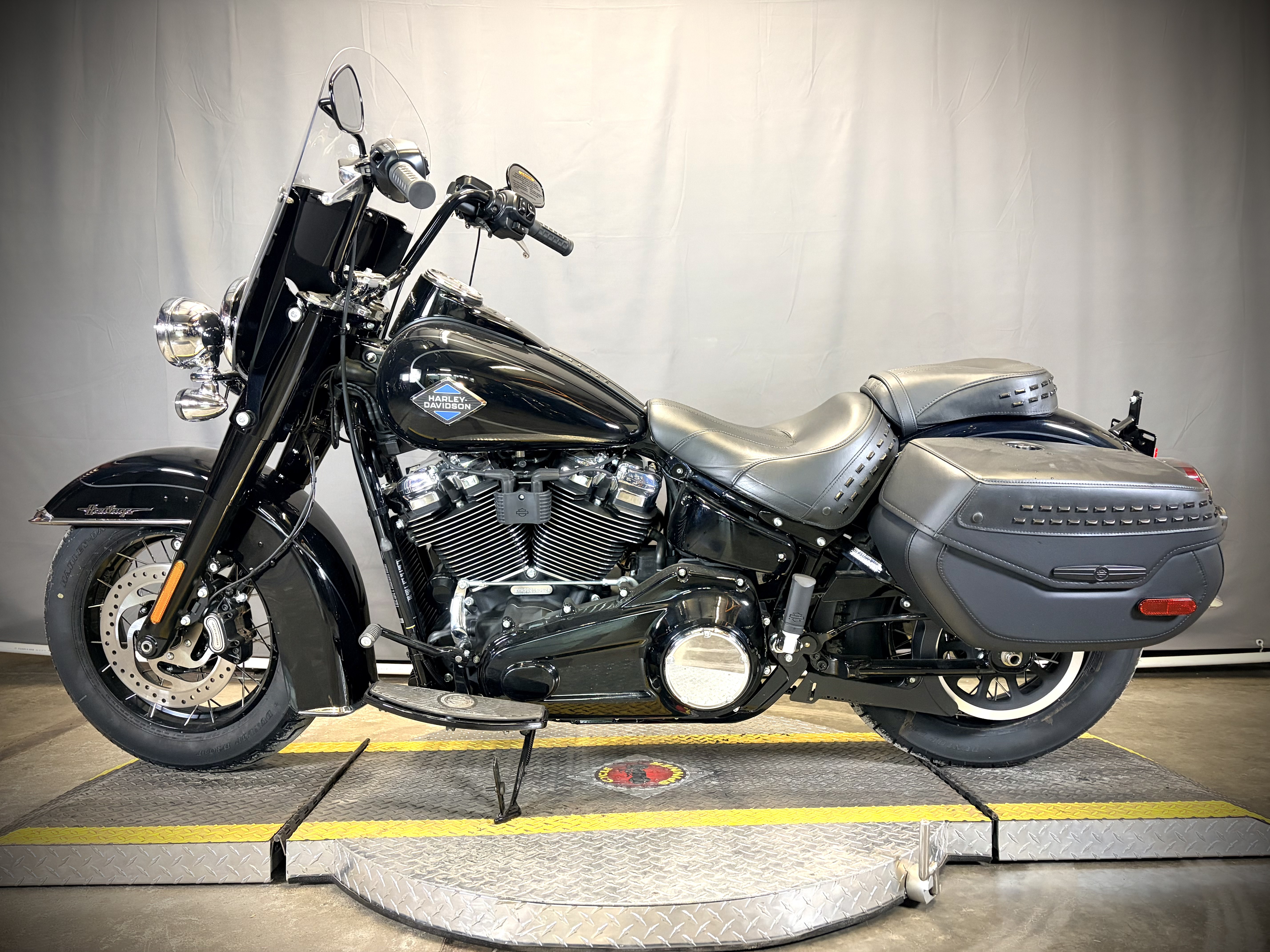 New 2025 Harley-Davidson Heritage Classic Motorcycle - Specs