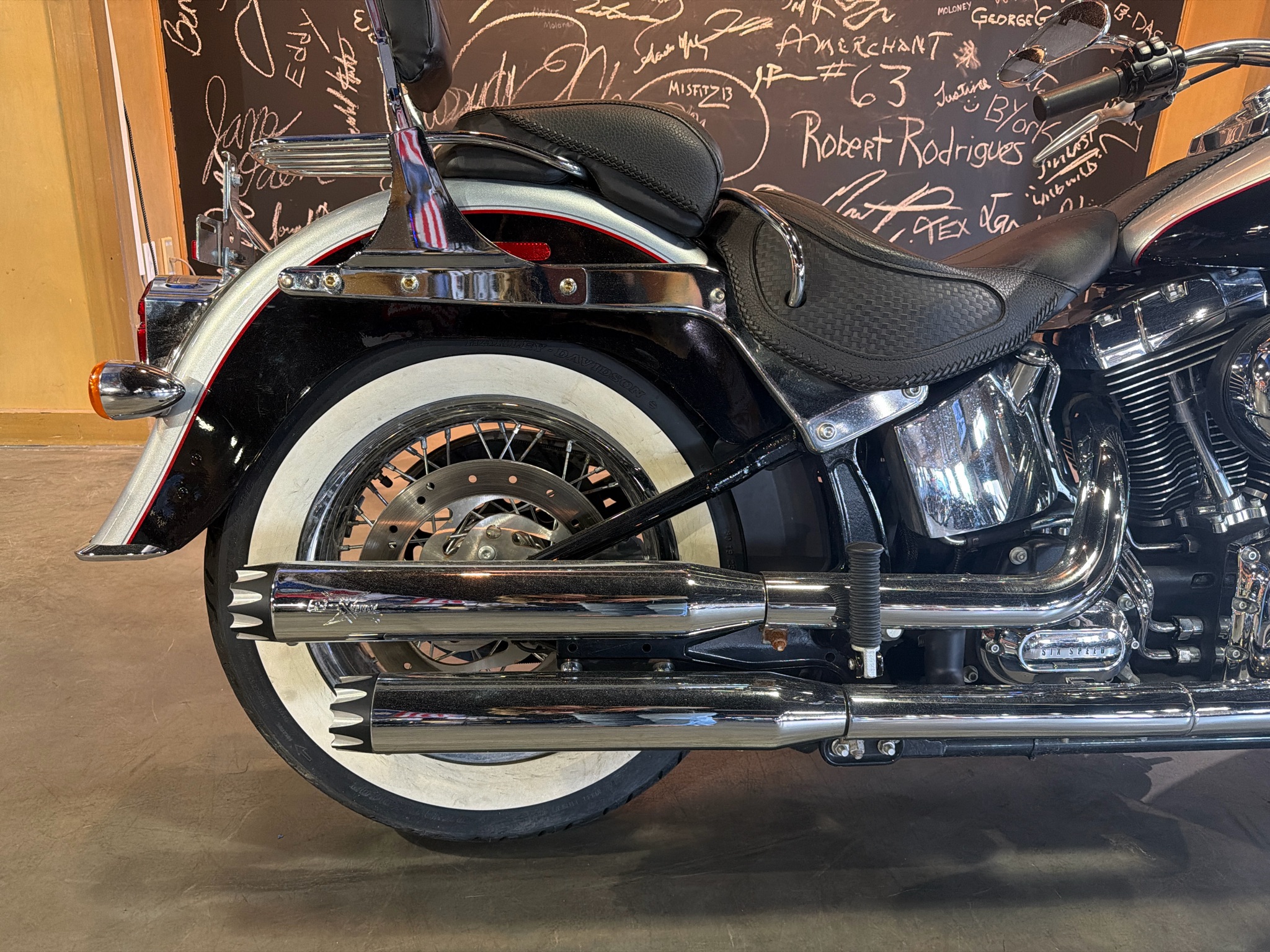 2015 Harley-Davidson Softail® Deluxe 7