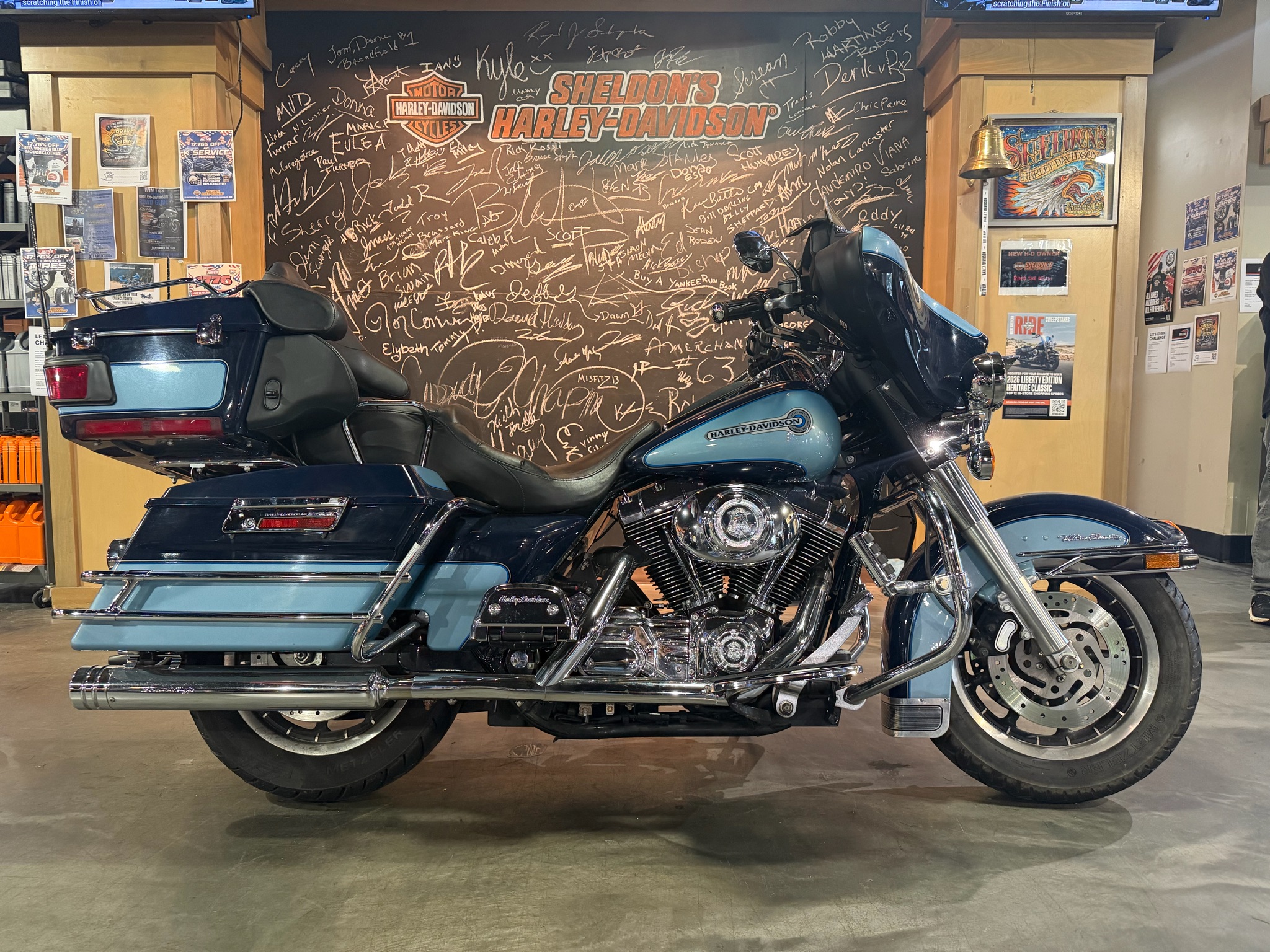2005 Harley-Davidson FLHTCUI Ultra Classic® Electra Glide® Peace Office for sale 1229399
