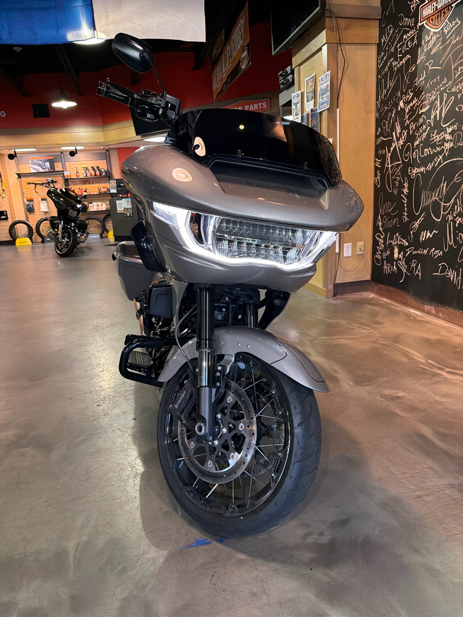 2023 Harley-Davidson CVO Road Glide® 2