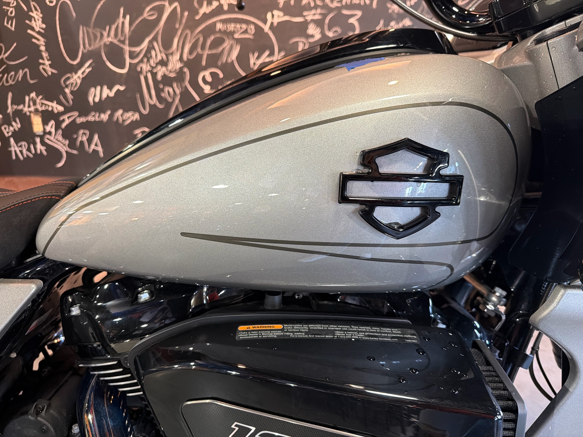 2023 Harley-Davidson CVO Road Glide® 3