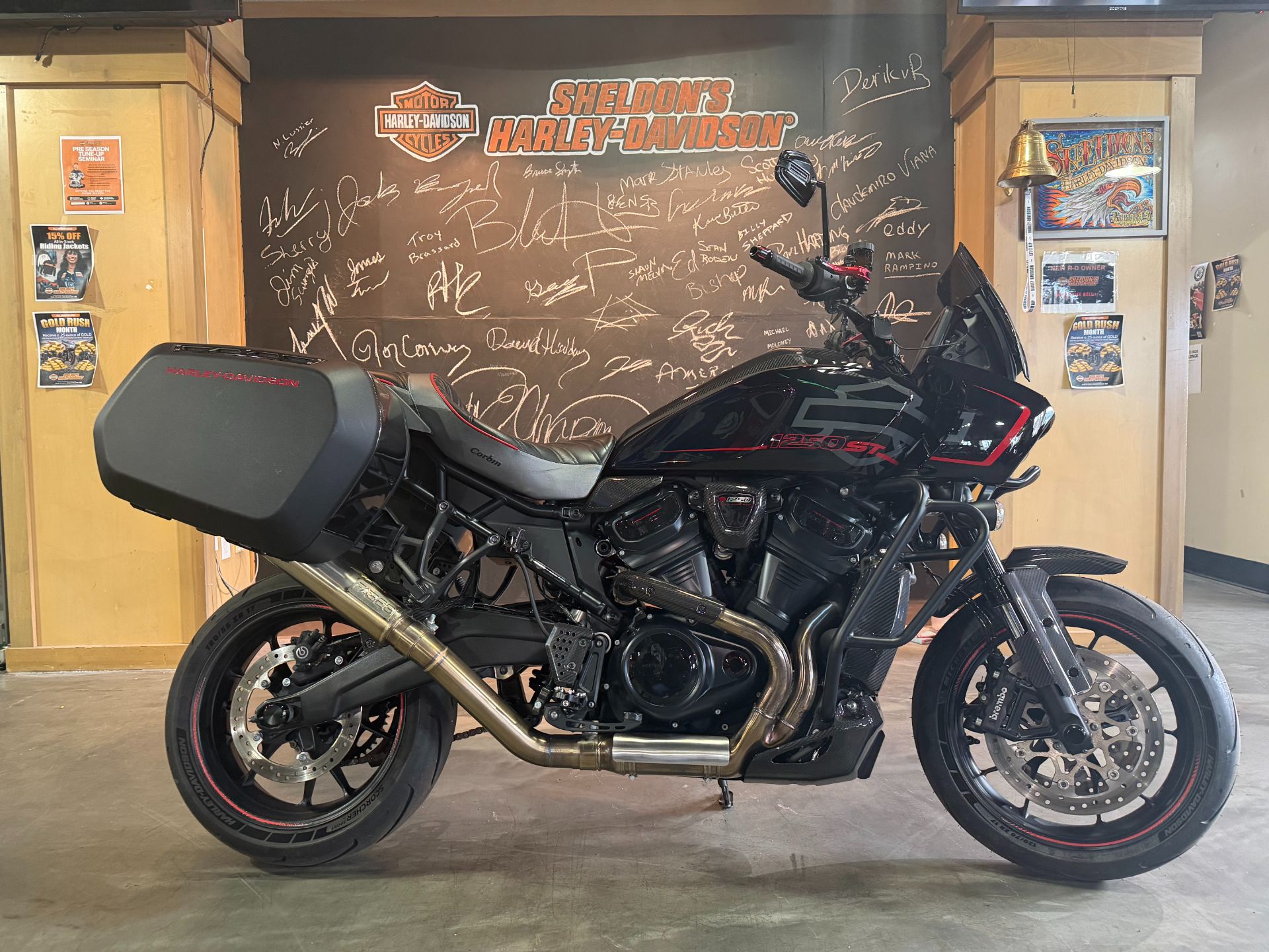2025 Harley-Davidson Pan America® 1250 ST 1