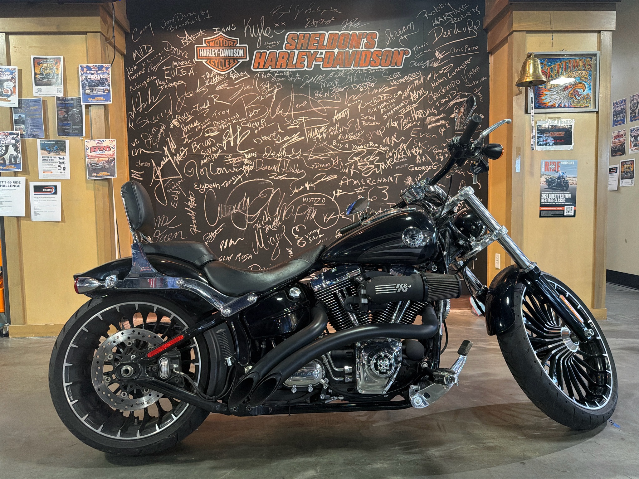 2017 Harley-Davidson Breakout® 1