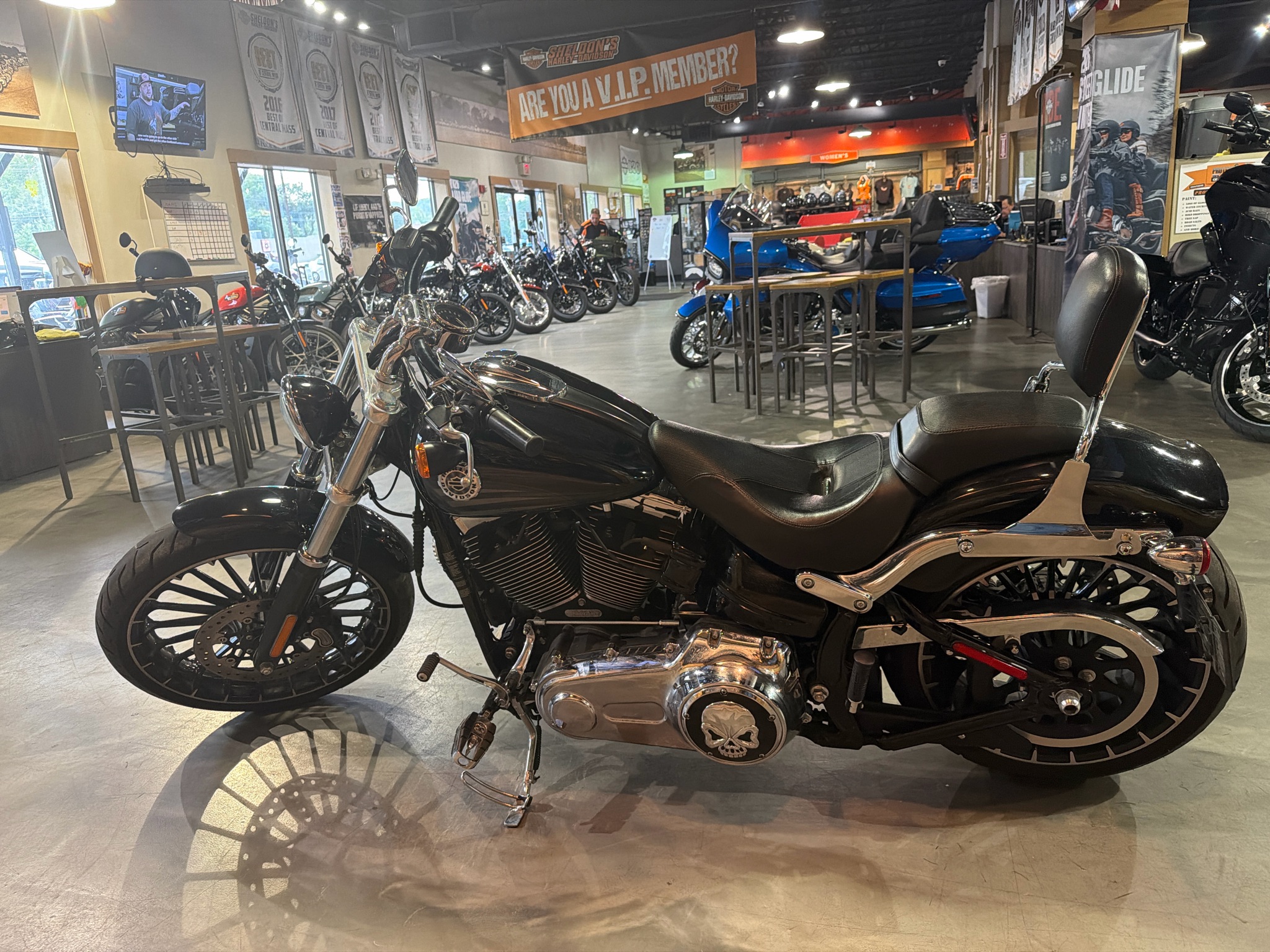 2017 Harley-Davidson Breakout® 3