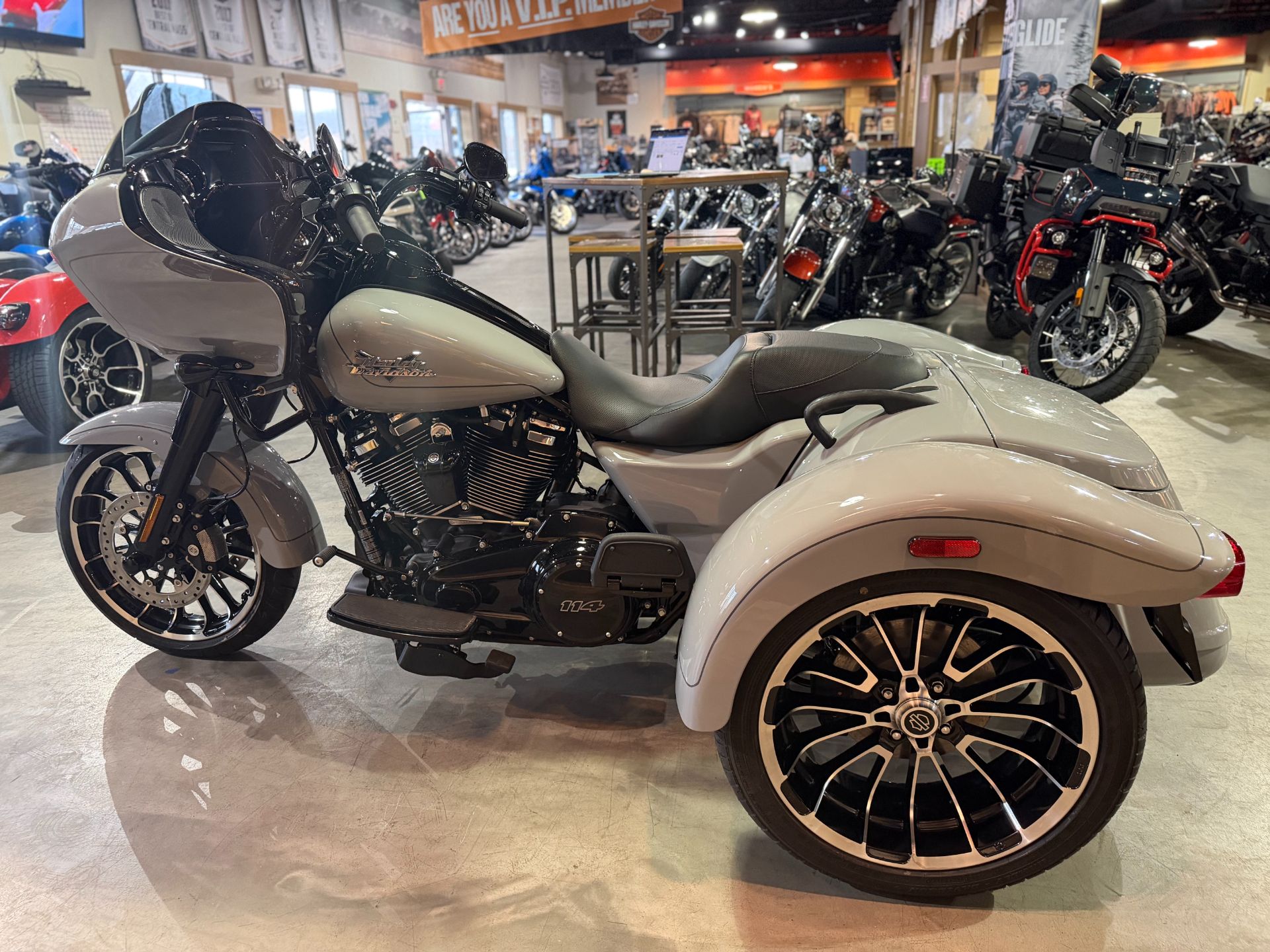 2025 Harley-Davidson Road Glide® 3 3