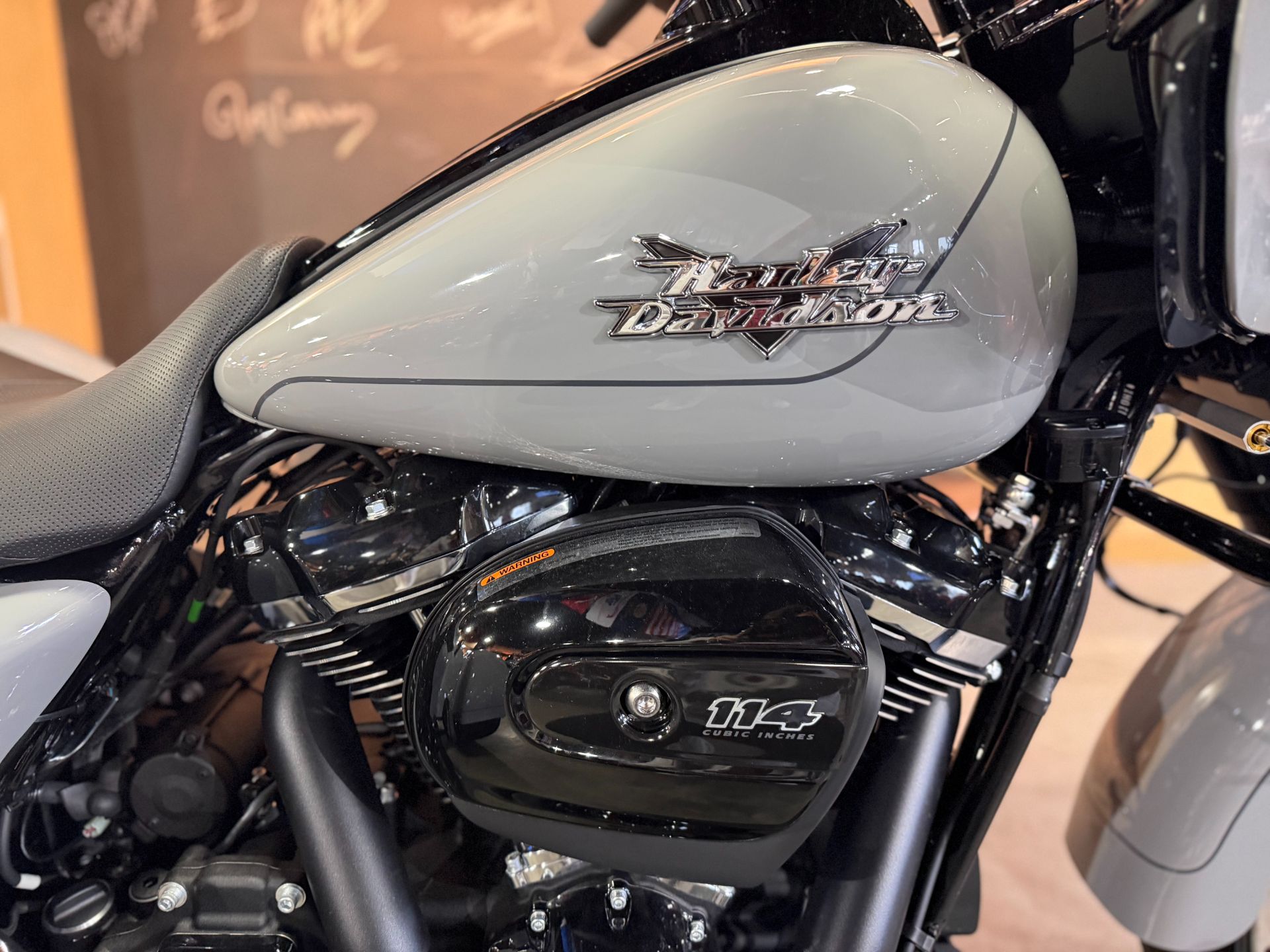 2025 Harley-Davidson Road Glide® 3 6